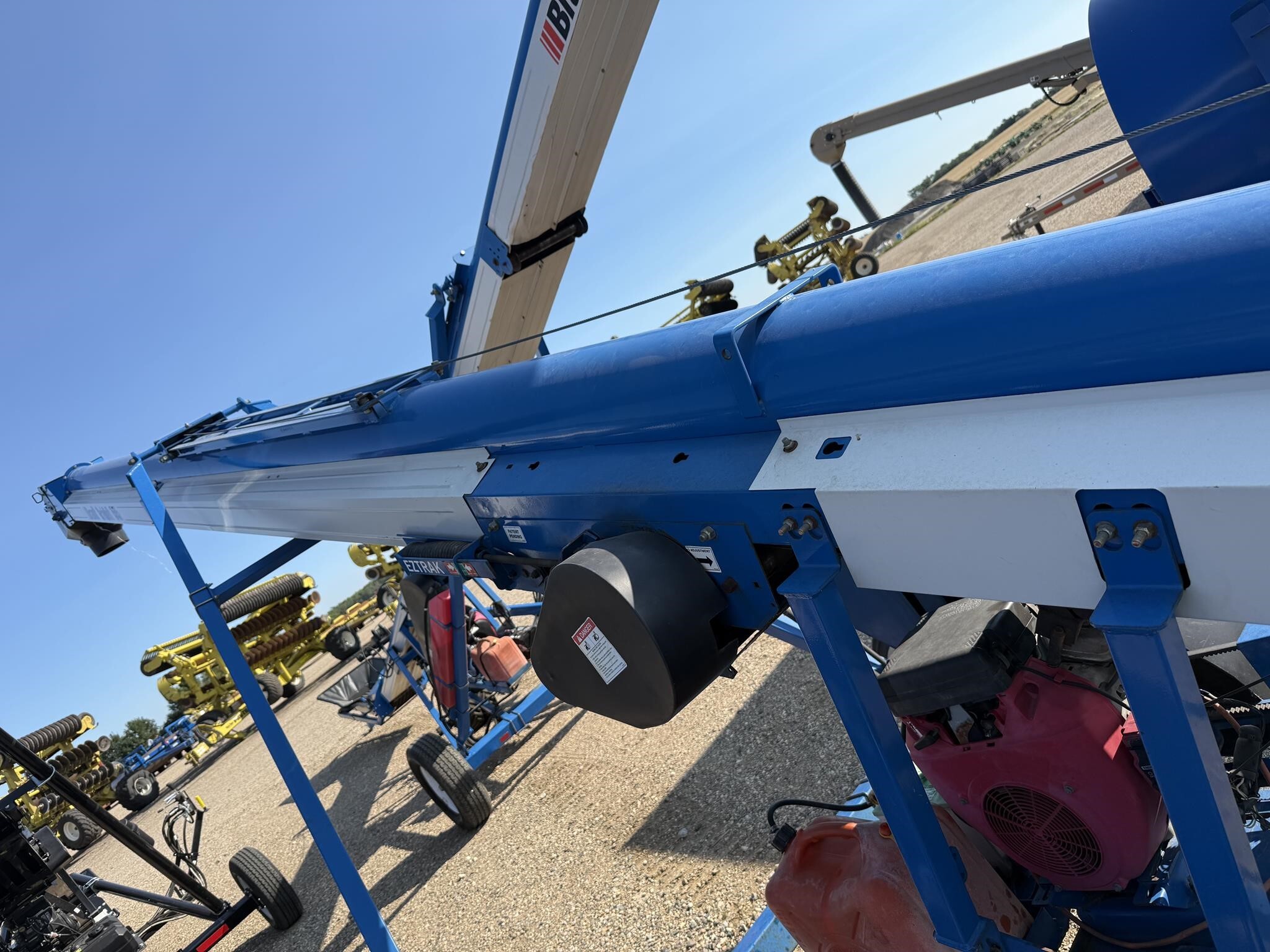 2005 Brandt 1545LP Augers and Conveyor