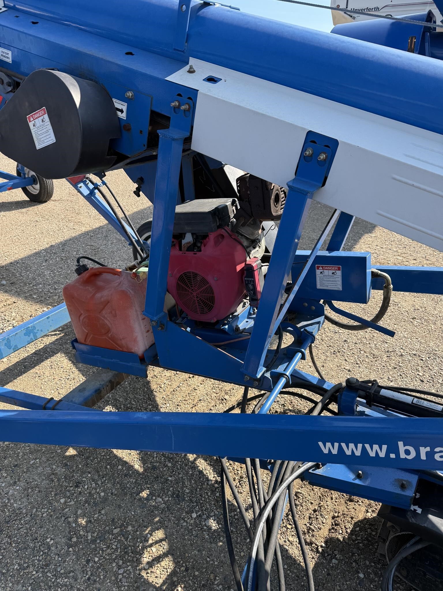 2005 Brandt 1545LP Augers and Conveyor