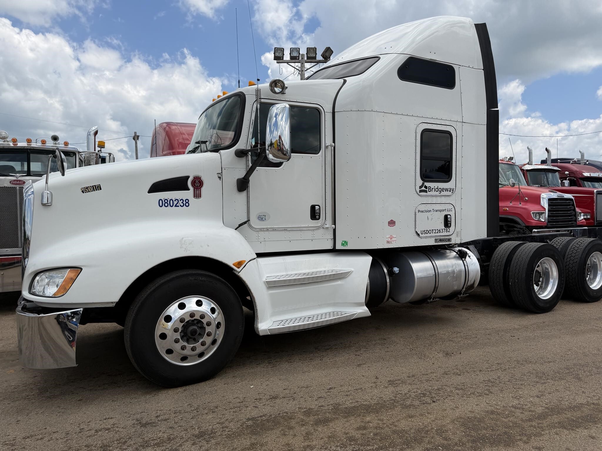 2013 Kenworth T660 Semi Trucks/Trailer
