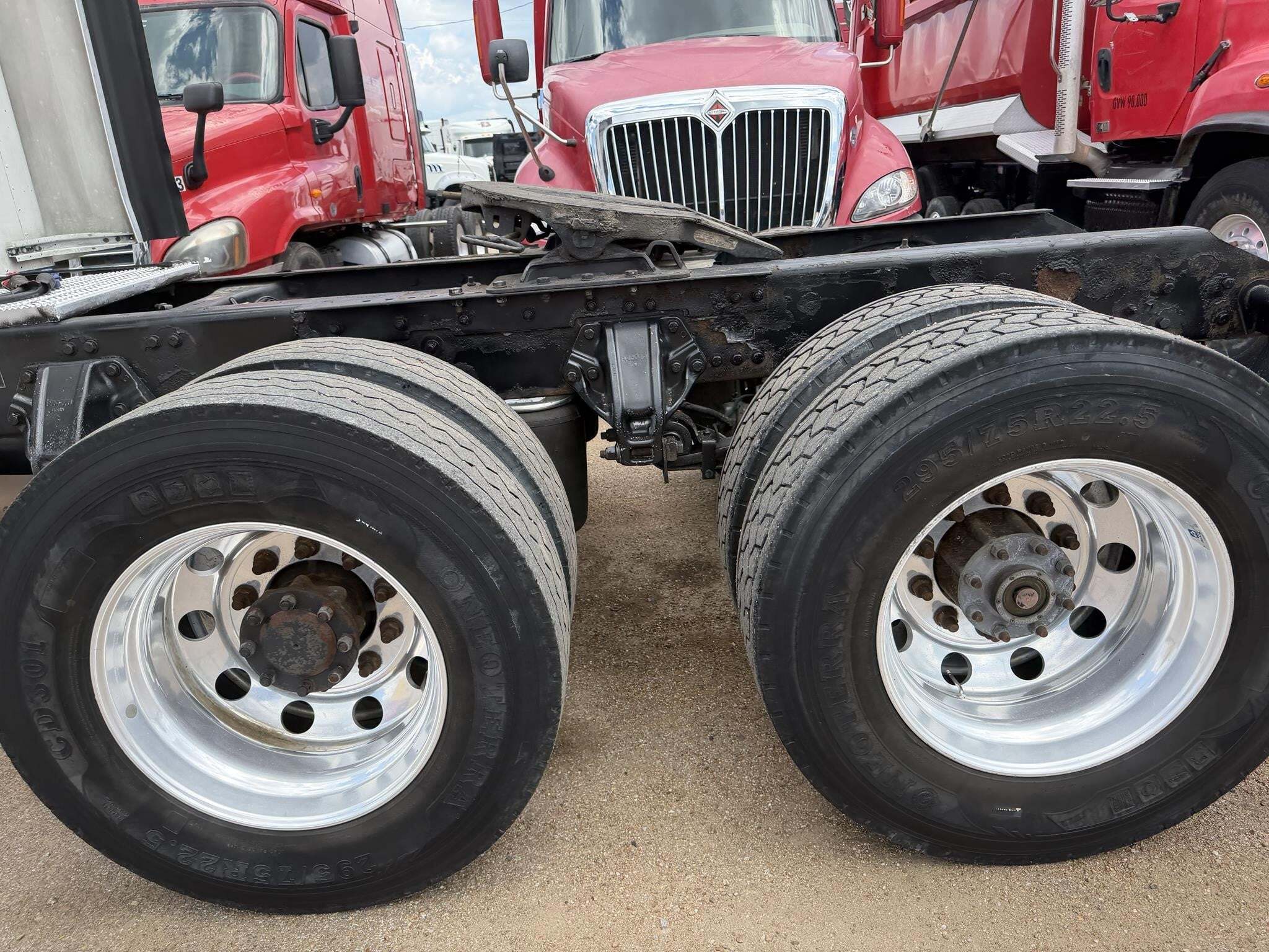 2013 Kenworth T660 Semi Trucks/Trailer