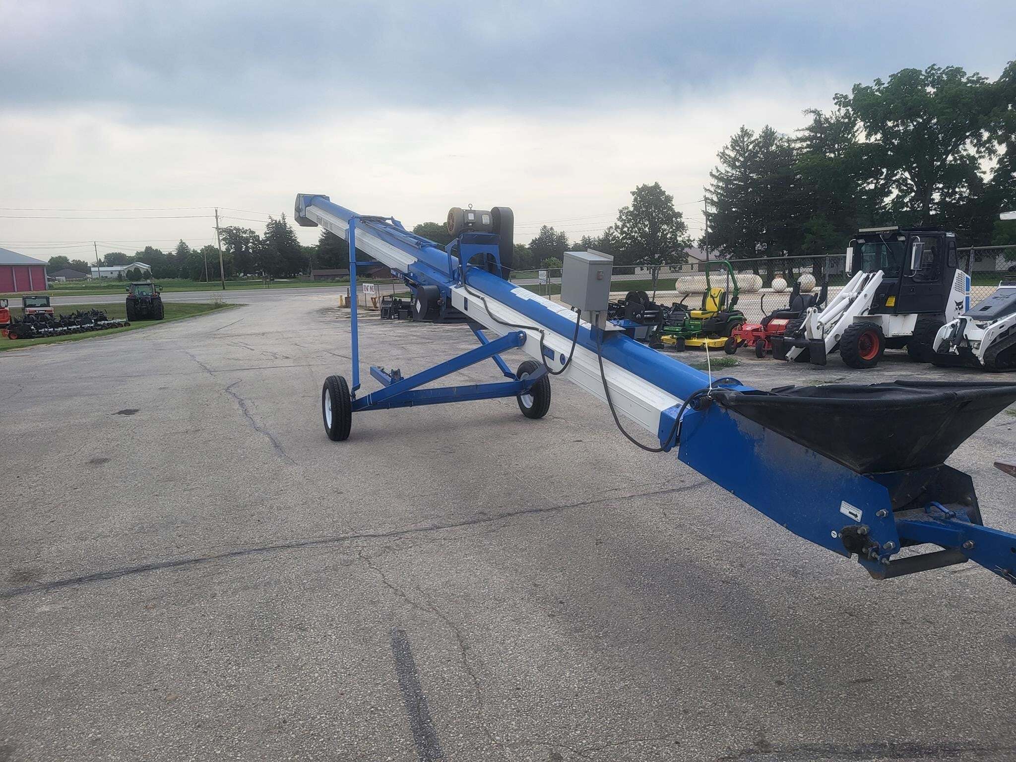 2019 Brandt 1545 Augers and Conveyor