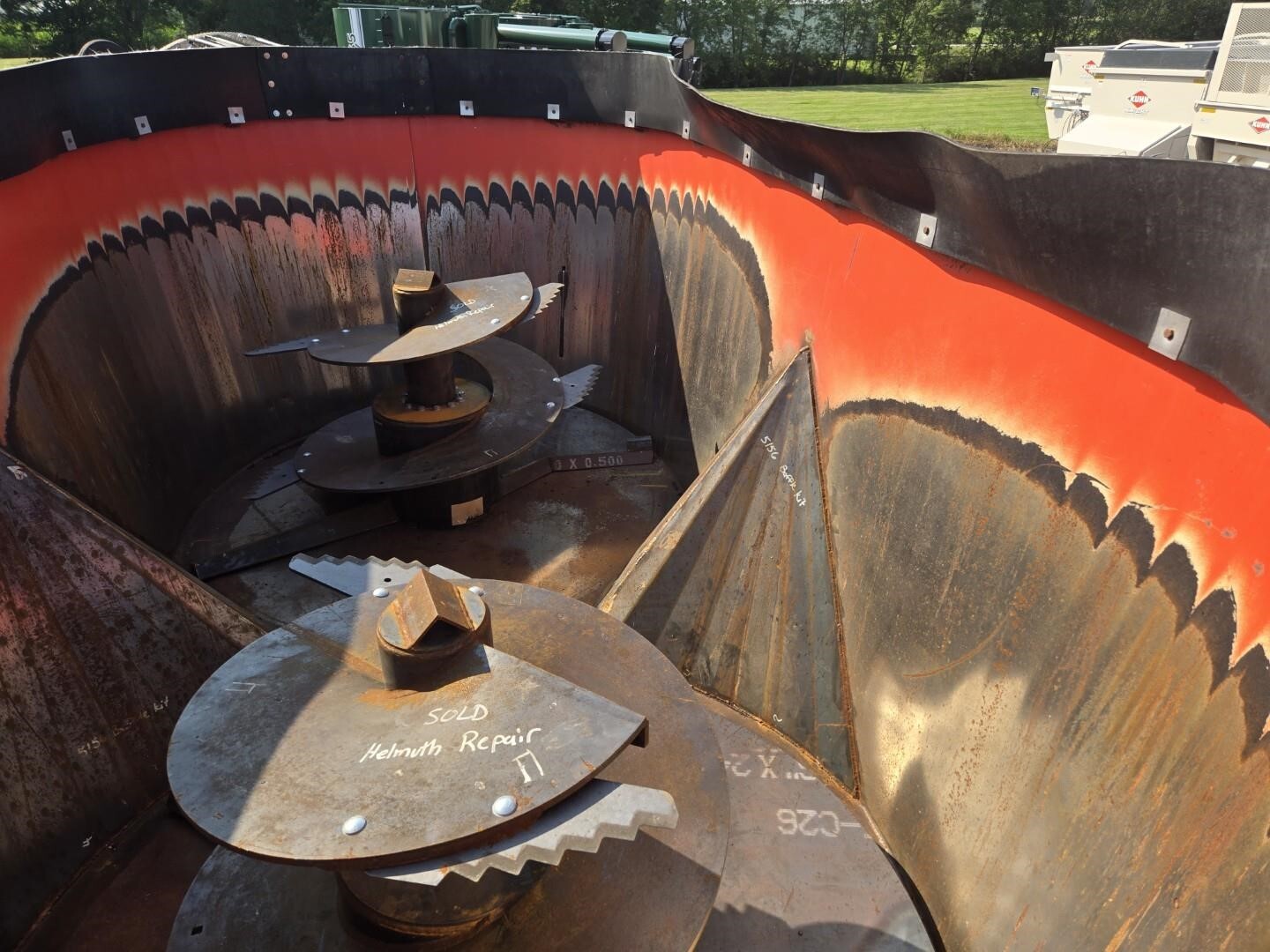 2012 Kuhn Knight 5156 Grinders and Mixer