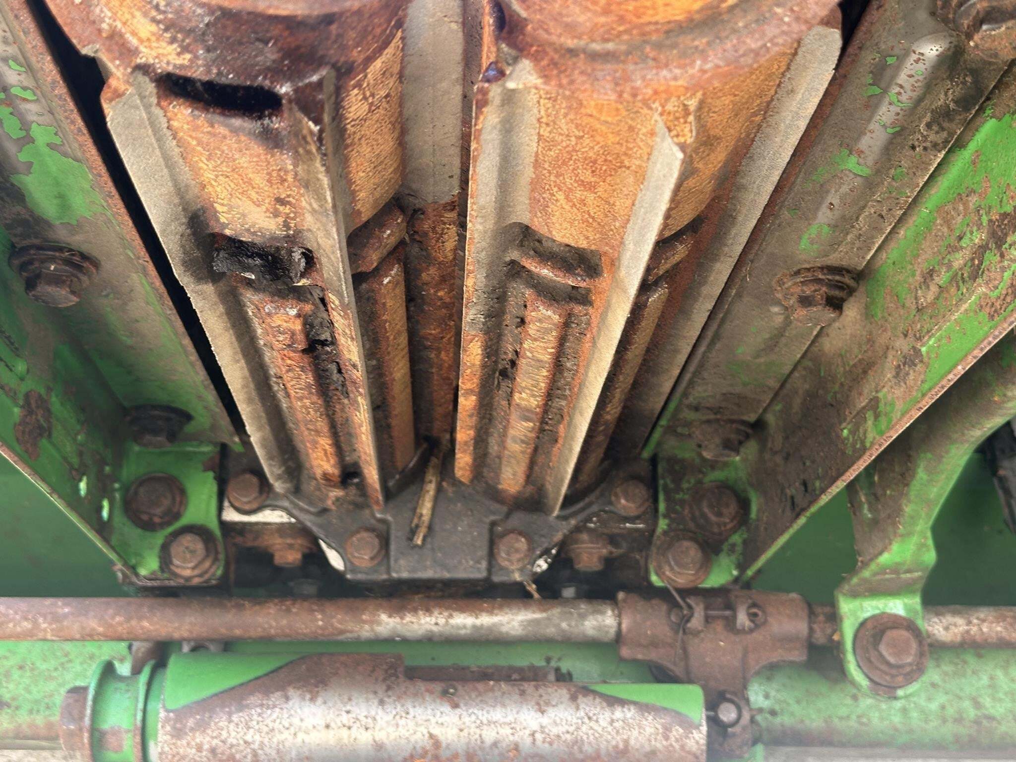 2014 John Deere 606C Corn Head
