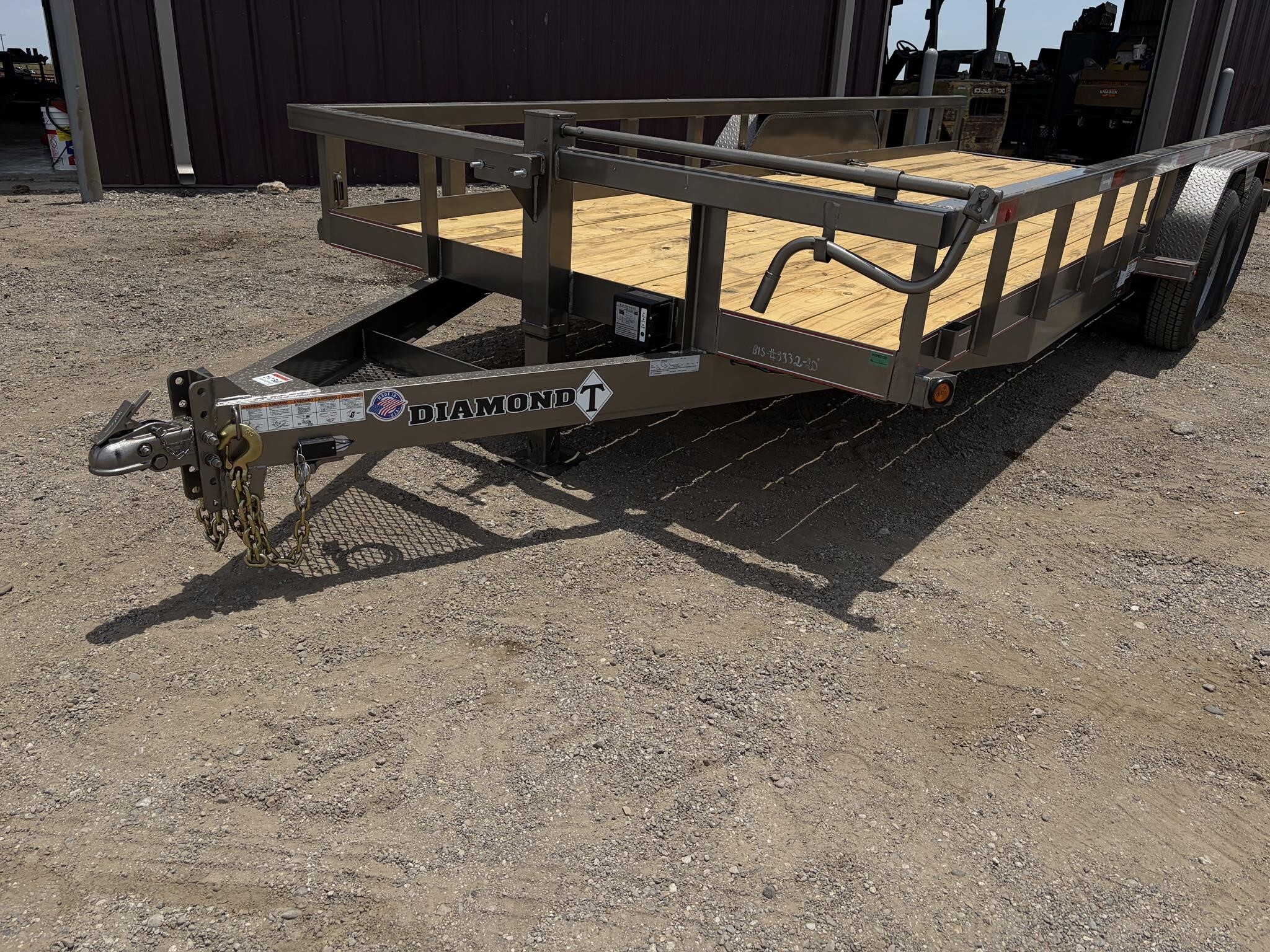 2027 Diamond T 20 Flatbed Trucks/Trailer