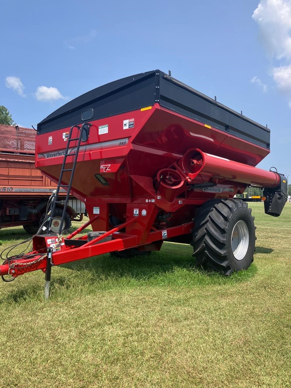 2023 Unverferth 860 Grain Cart
