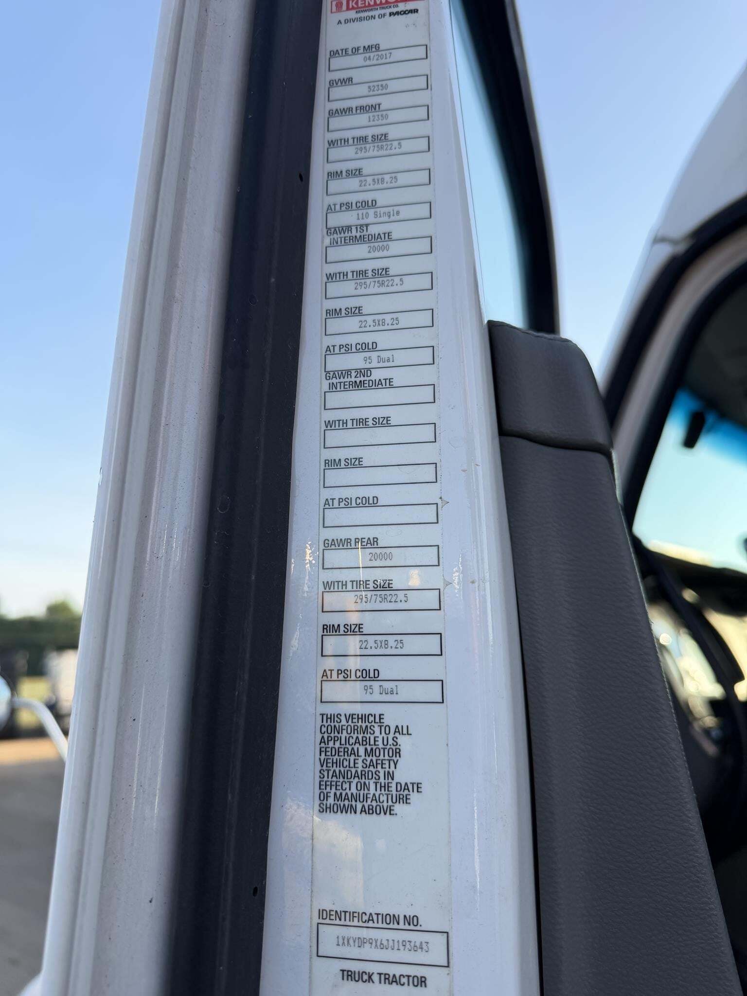 2018 Kenworth T680 Semi Trucks/Trailer