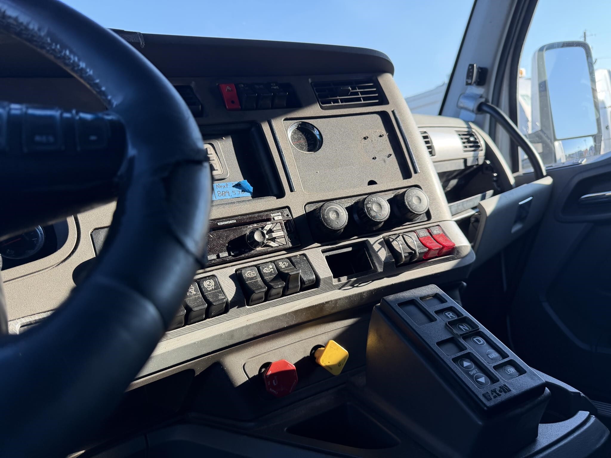 2018 Kenworth T680 Semi Trucks/Trailer