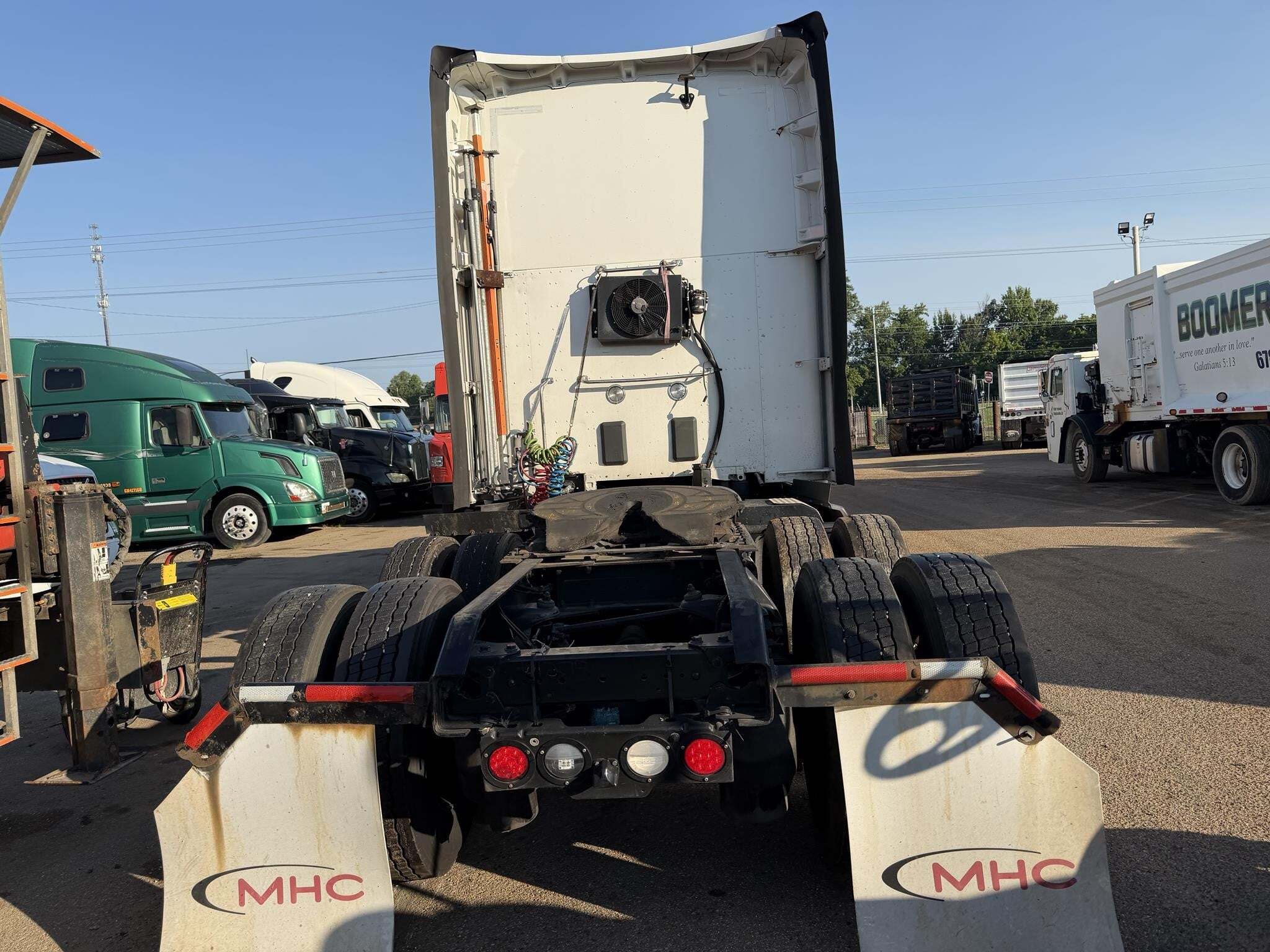 2018 Kenworth T680 Semi Trucks/Trailer