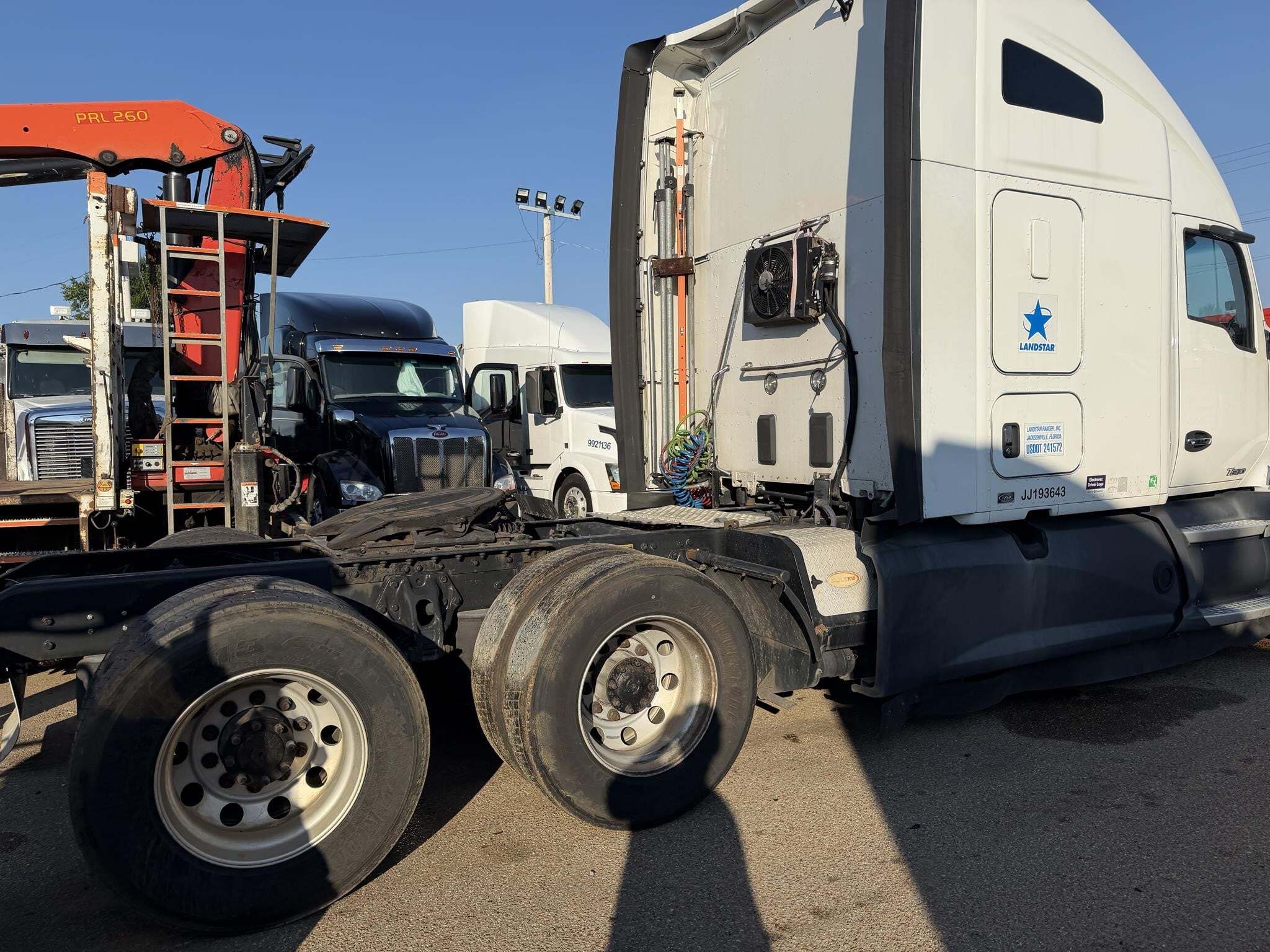 2018 Kenworth T680 Semi Trucks/Trailer