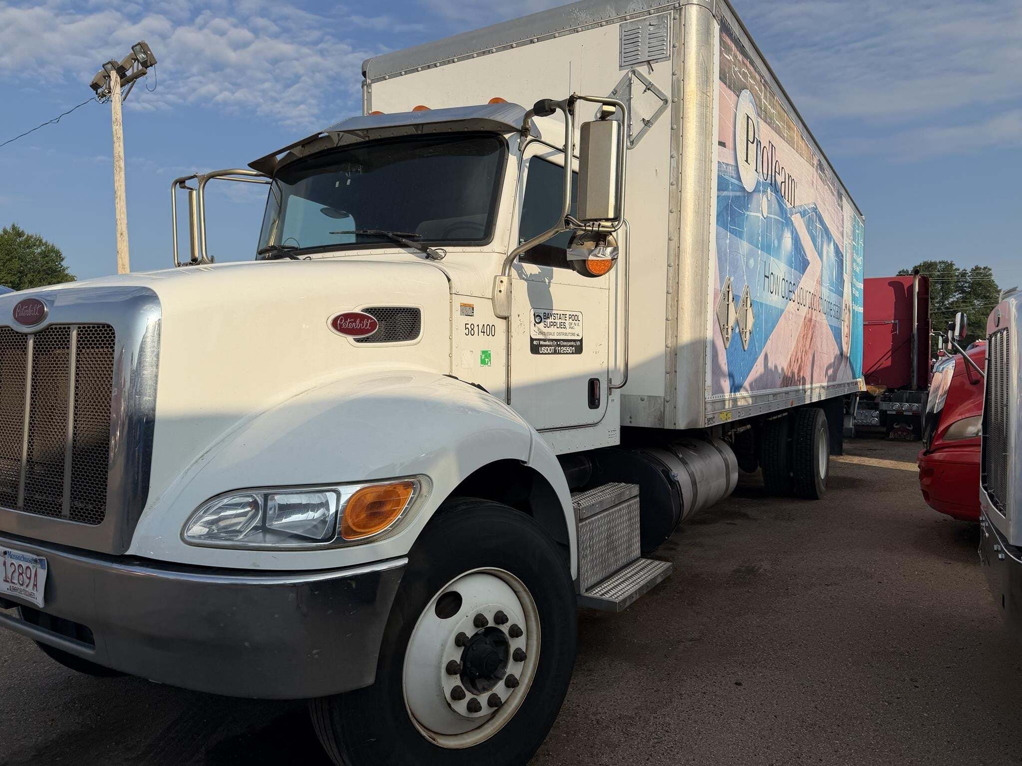 2017 Peterbilt 337 Semi Trucks/Trailer