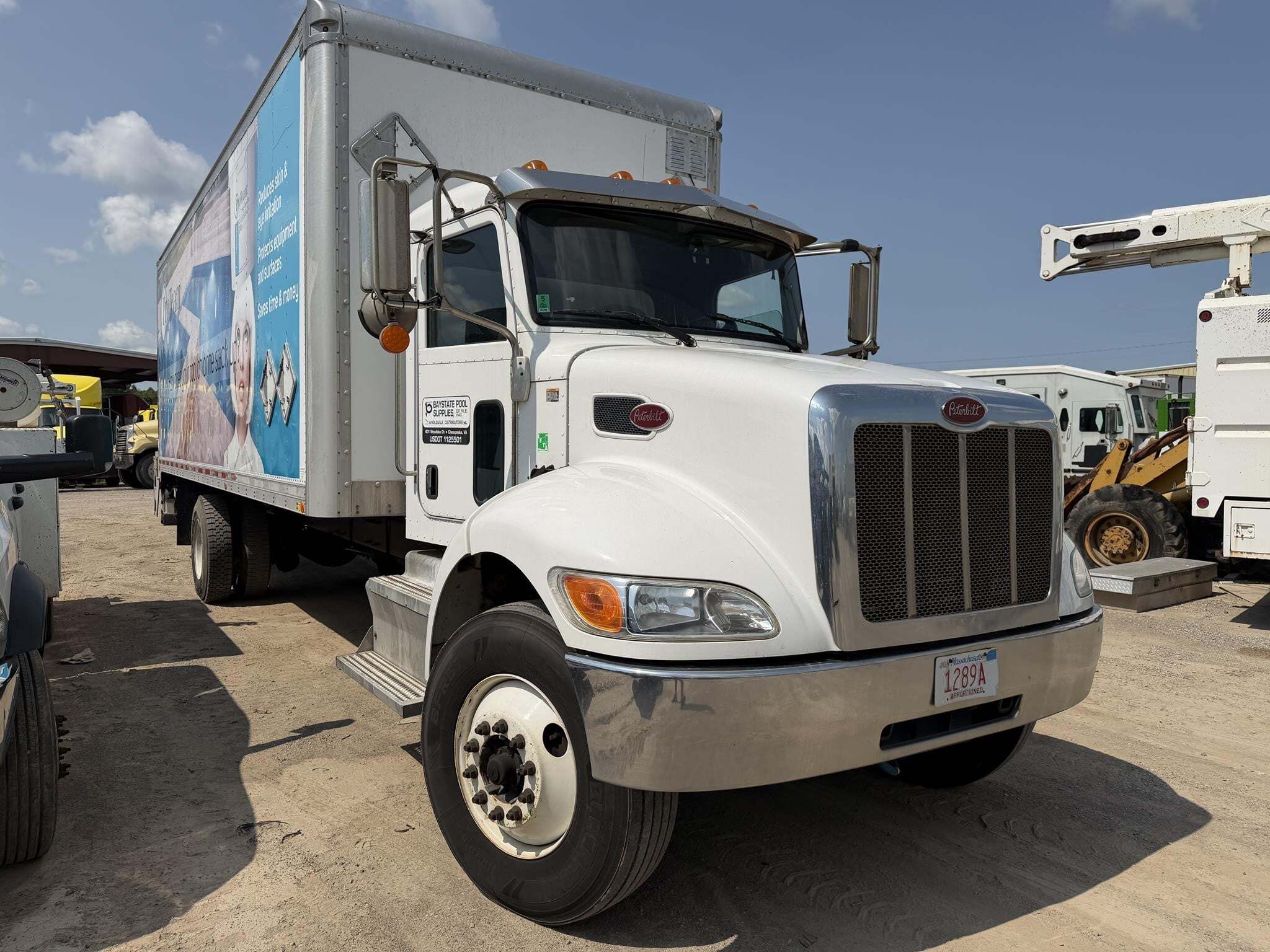 2017 Peterbilt 337 Semi Trucks/Trailer