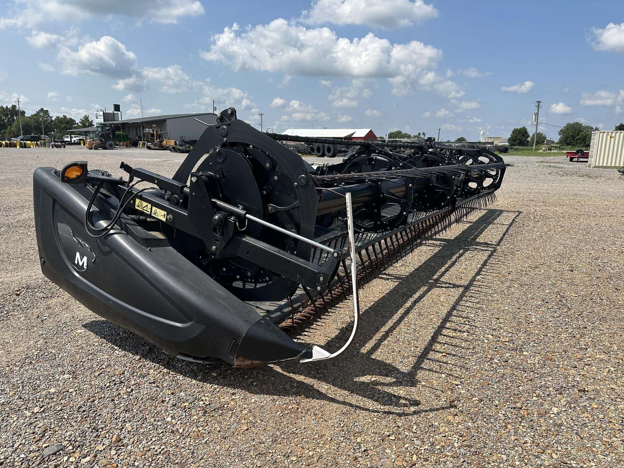 2017 MacDon FD75 Platform
