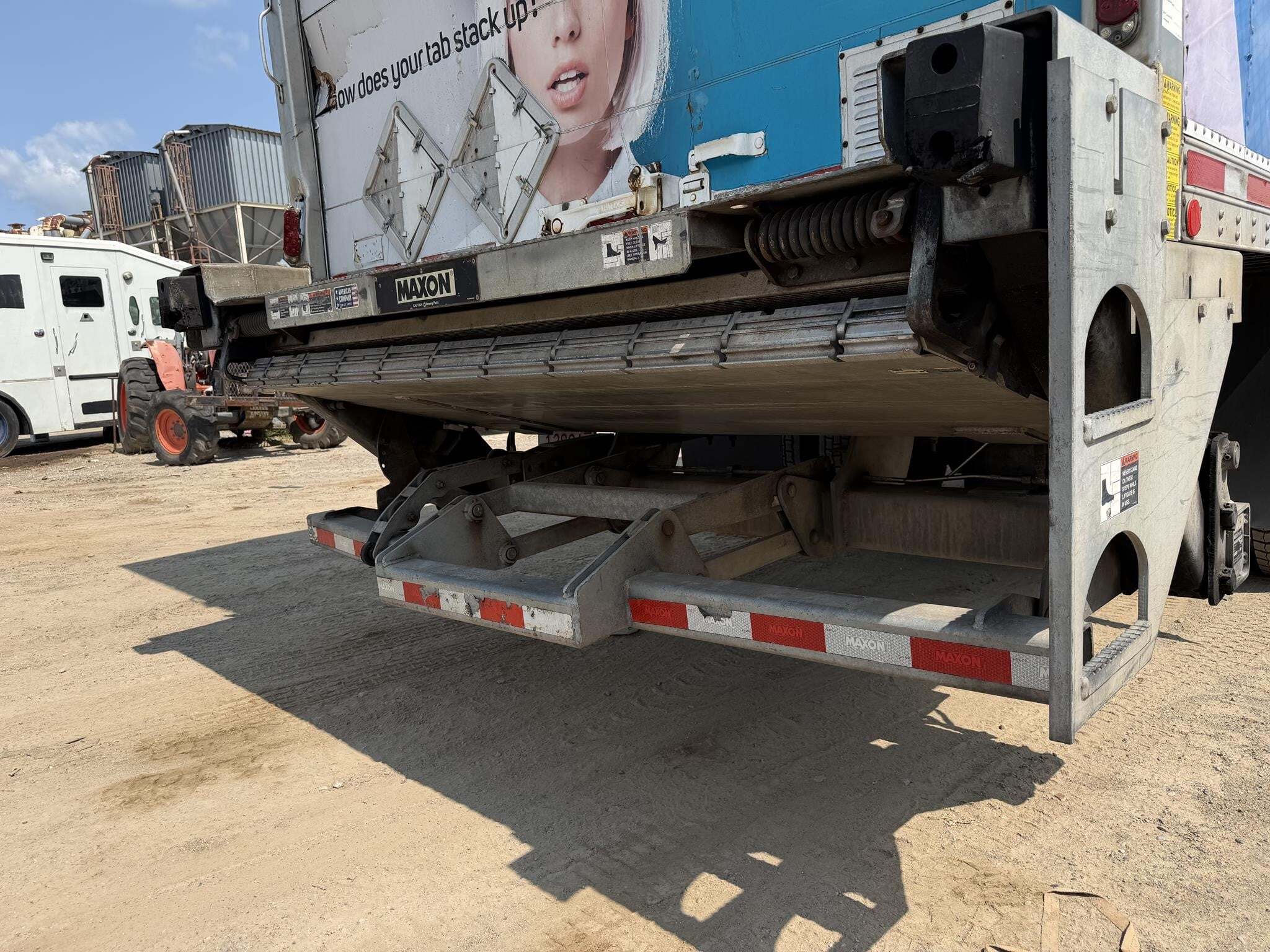 2017 Peterbilt 337 Semi Trucks/Trailer