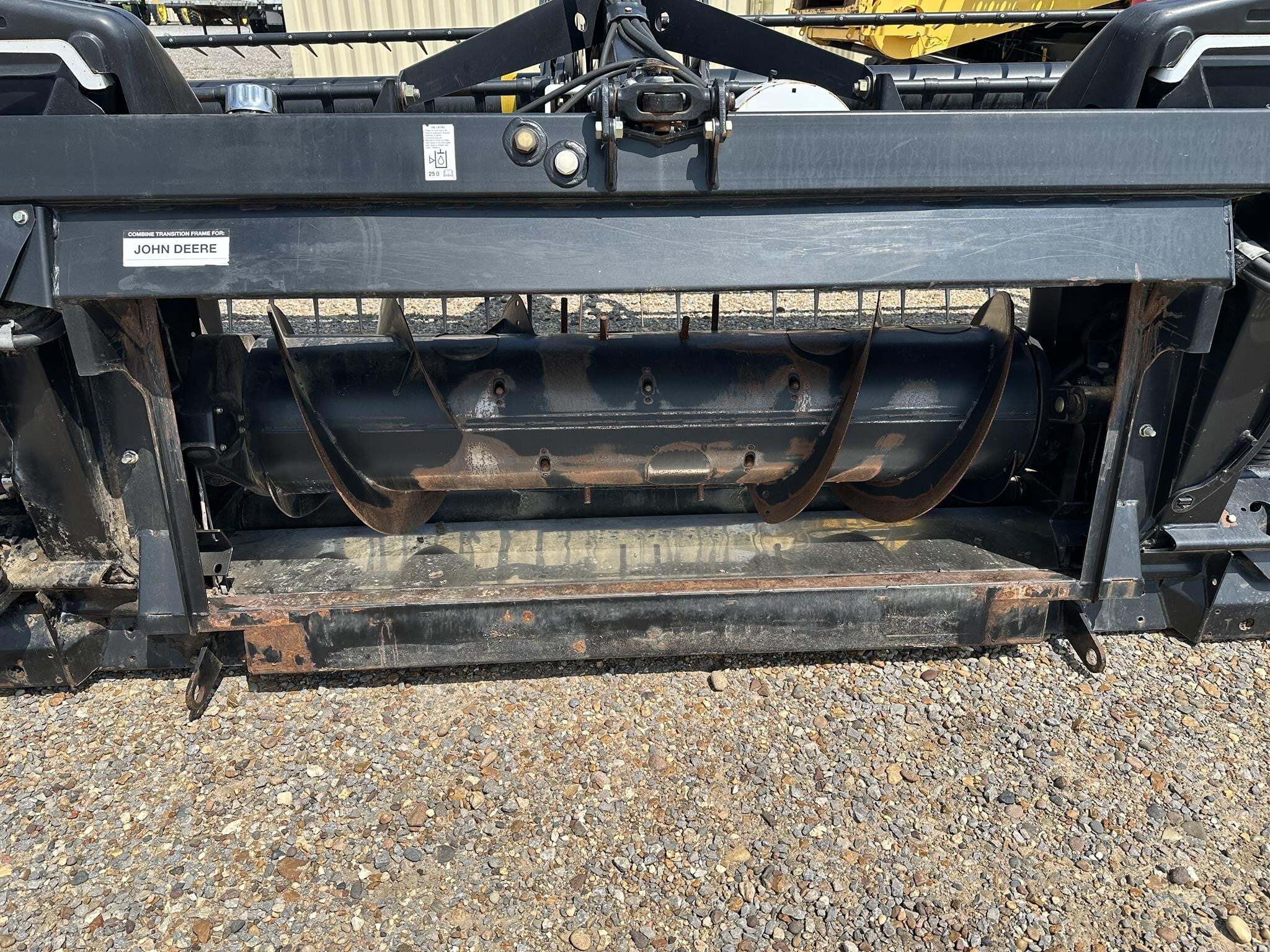 2017 MacDon FD75 Platform