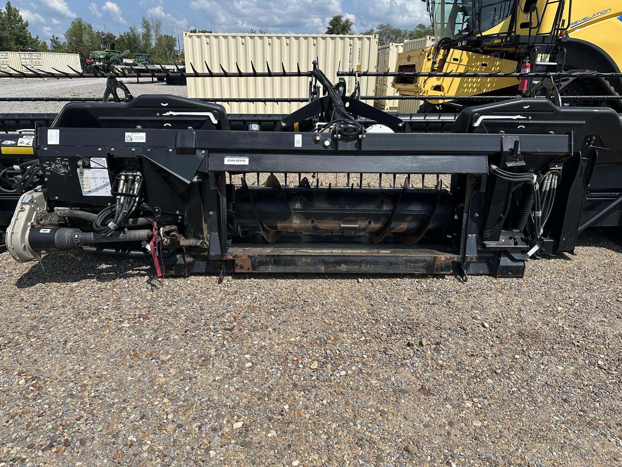 2017 MacDon FD75 Platform