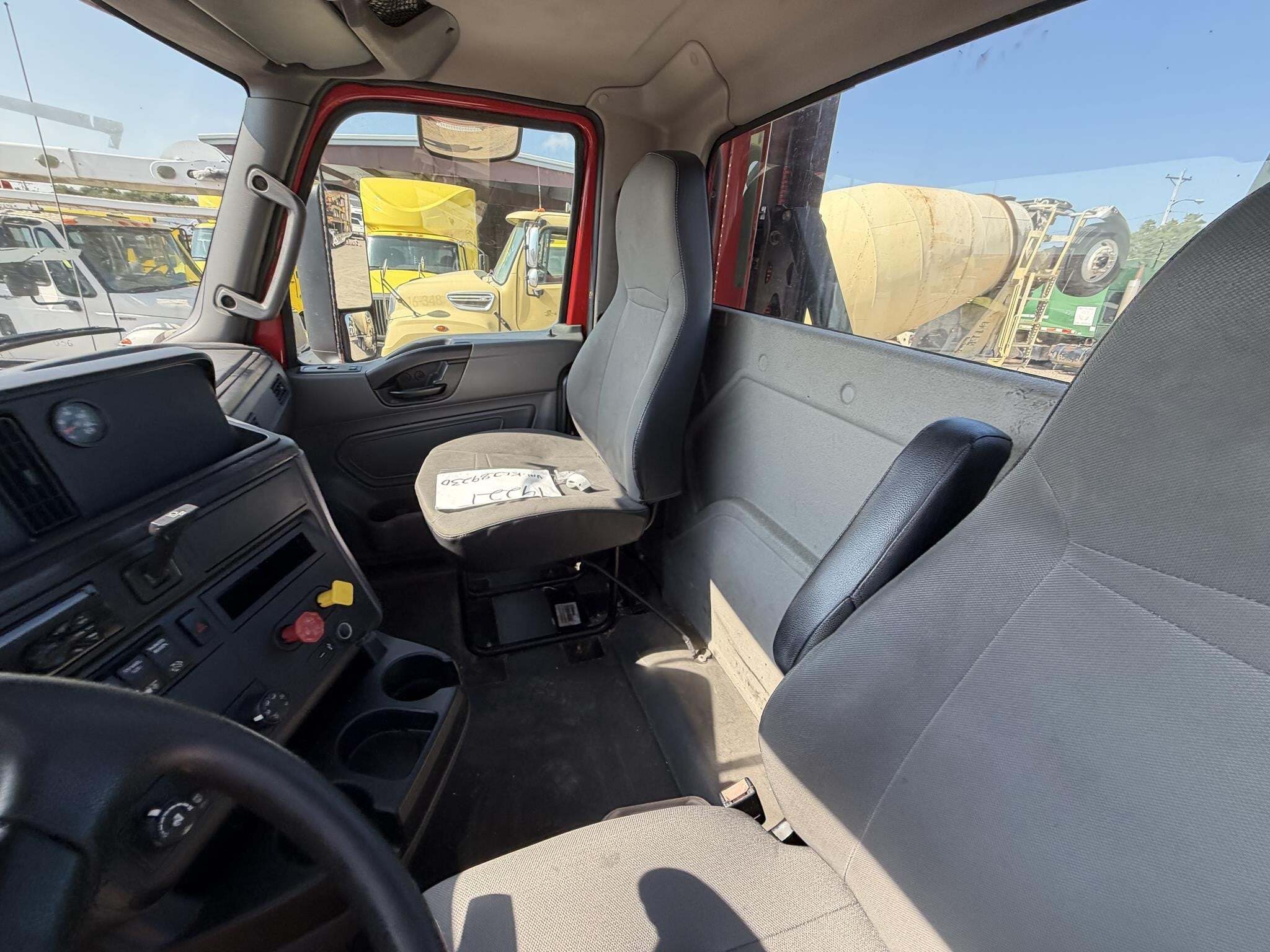 2019 International LT Semi Trucks/Trailer