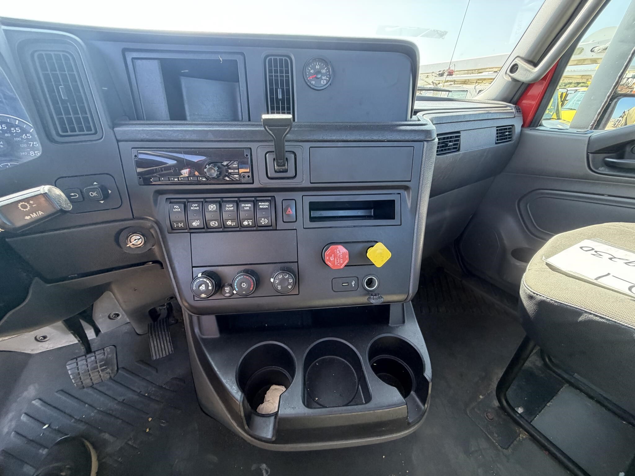 2019 International LT Semi Trucks/Trailer