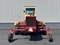 1992 New Holland 1499 Self-Propelled Windrowers and Swather
