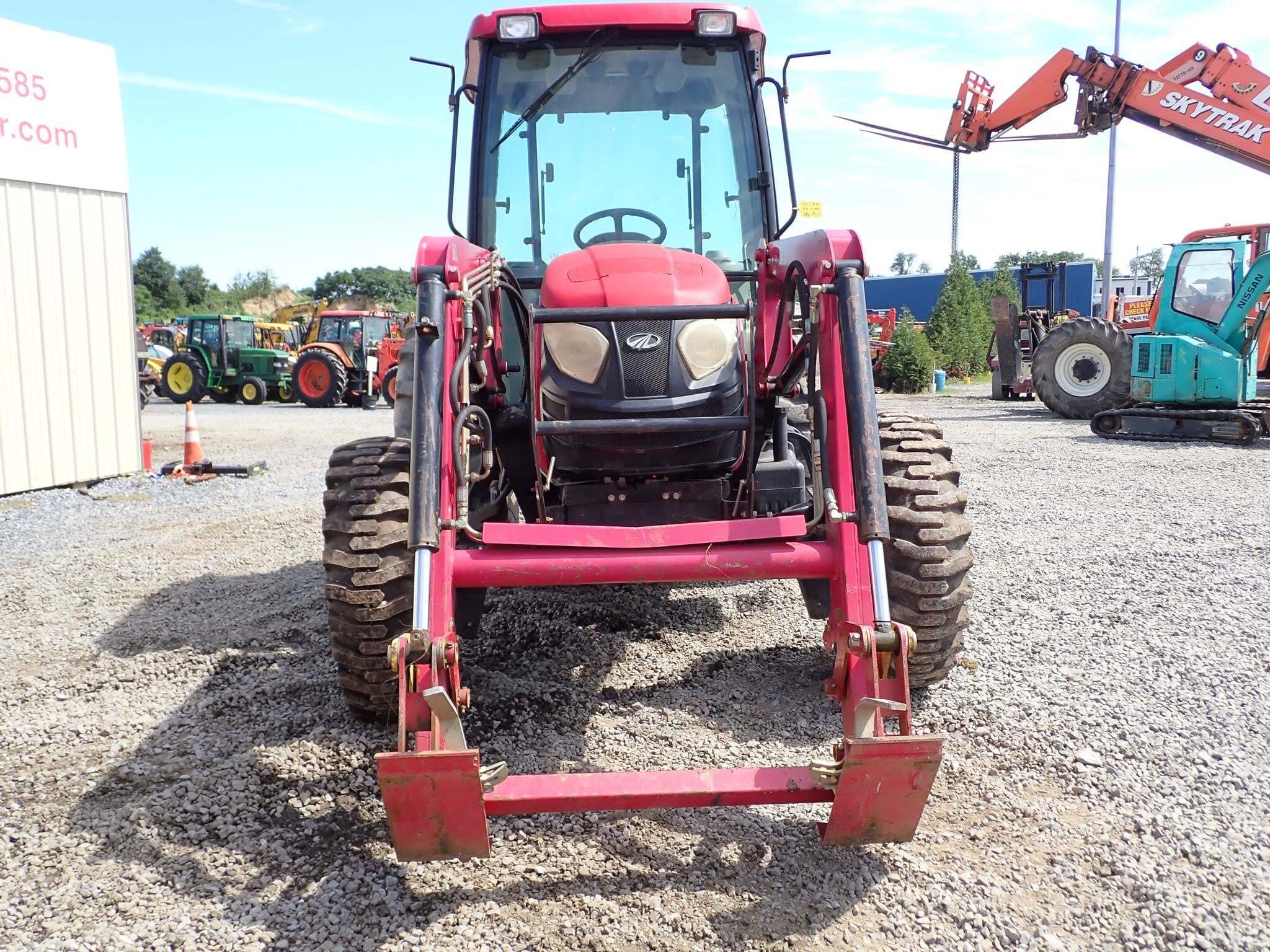 2013 Mahindra 6110 Tractor