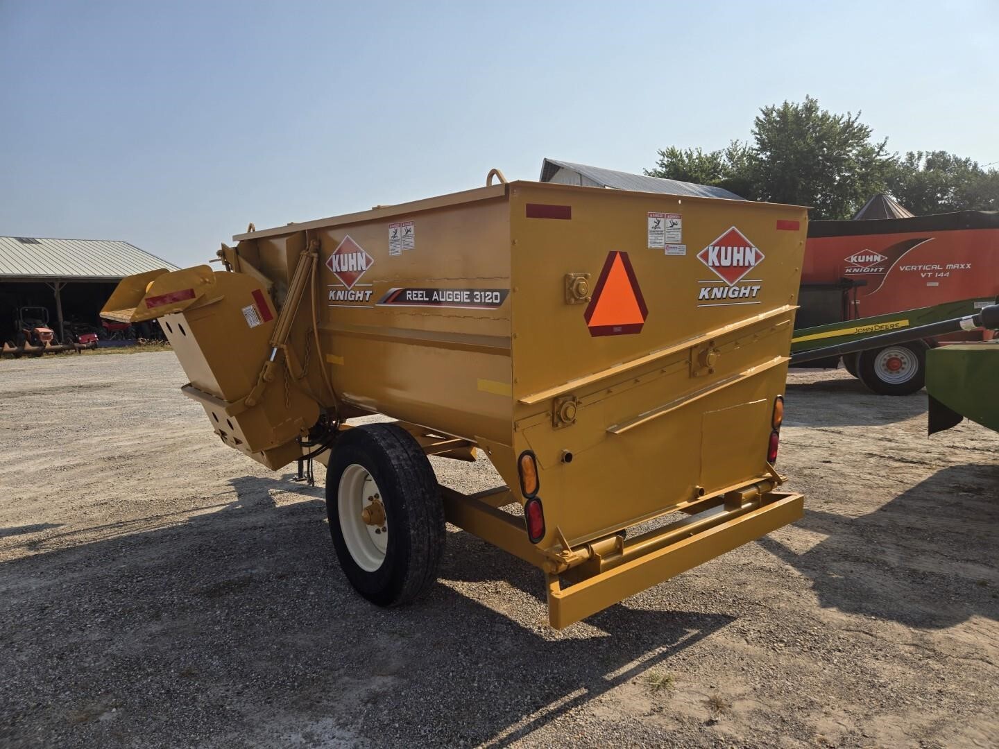2008 Kuhn Knight 3120 Grinders and Mixer