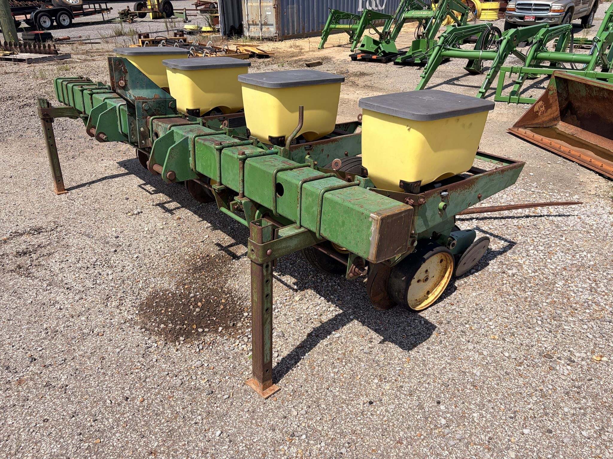  John Deere 7100 Planter