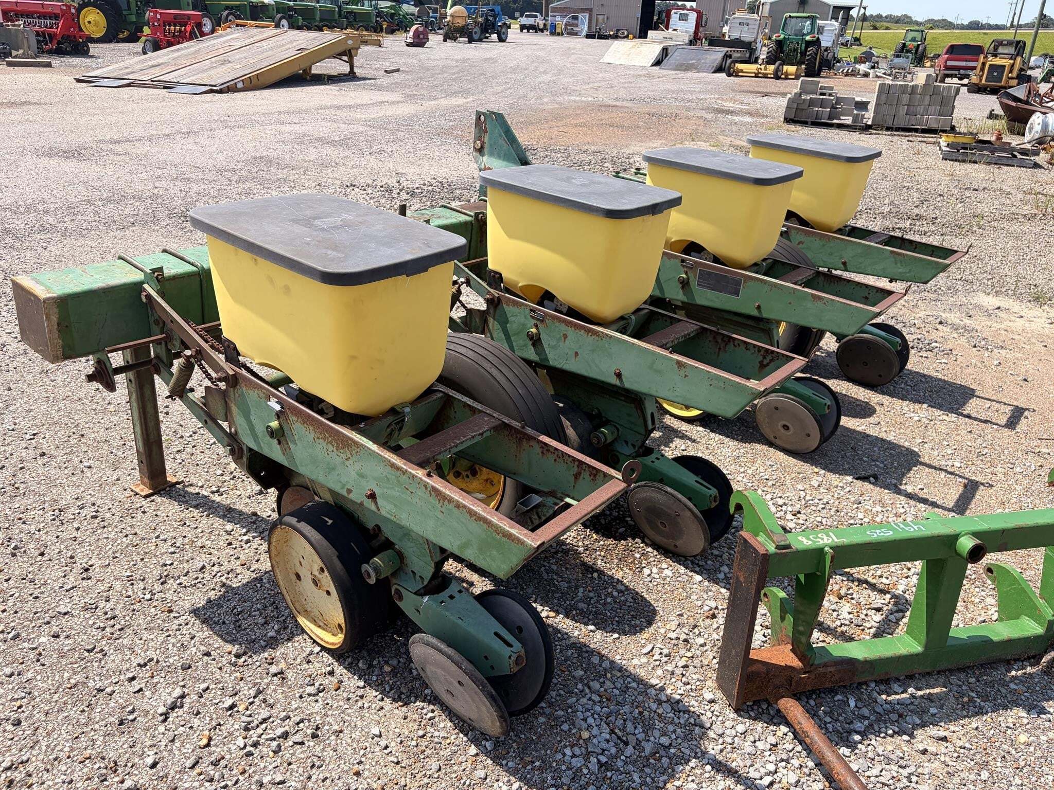  John Deere 7100 Planter