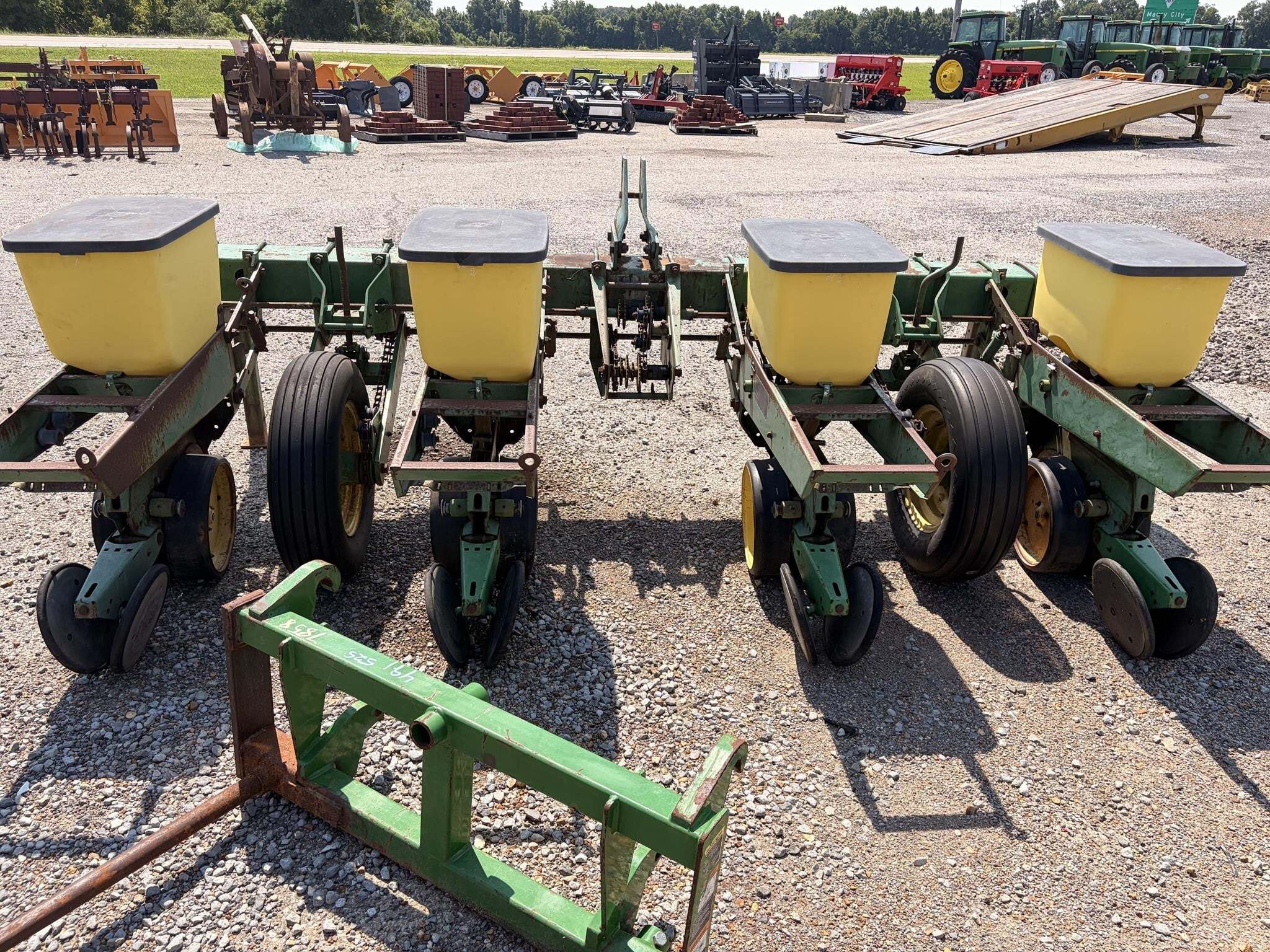  John Deere 7100 Planter