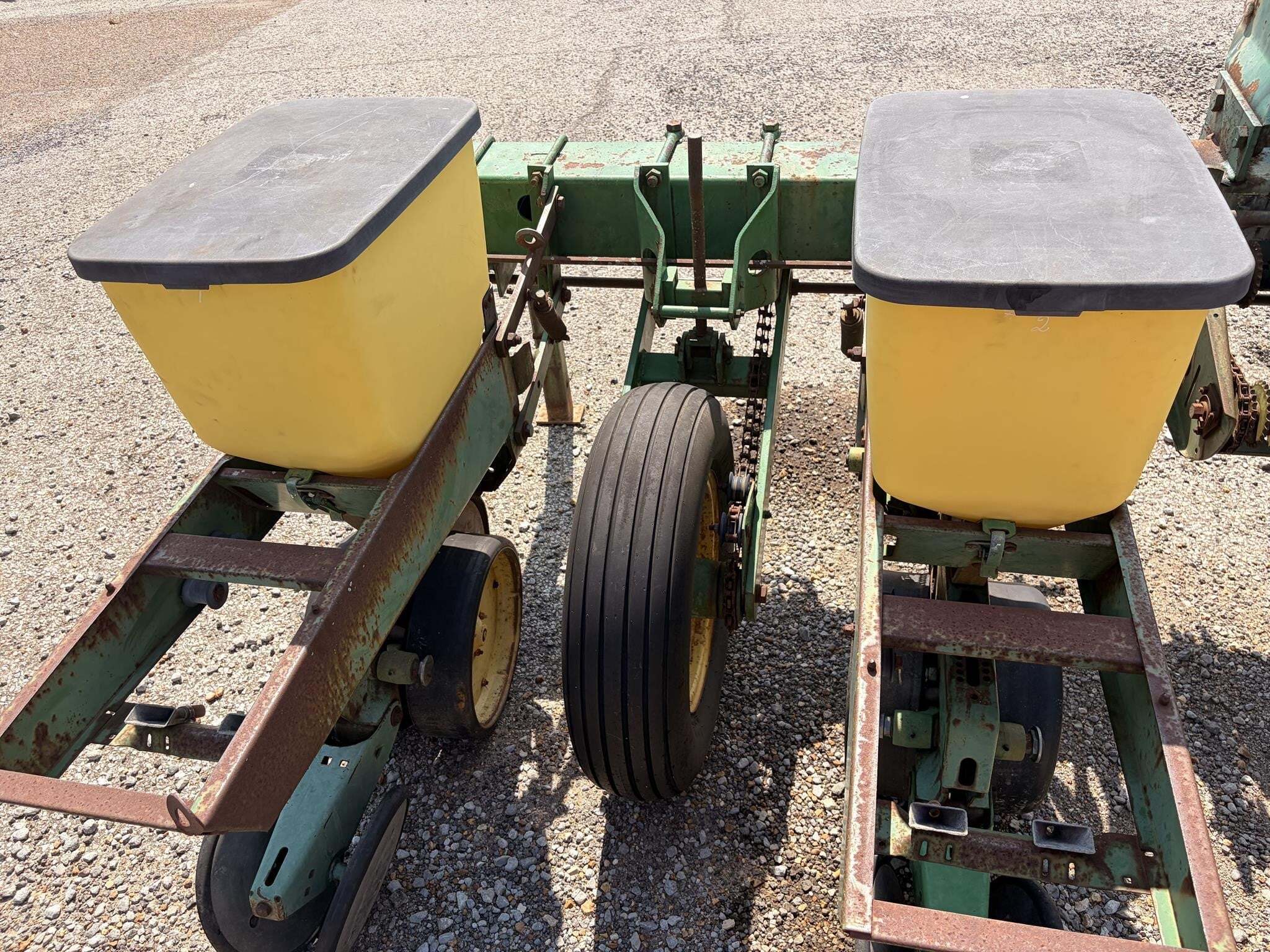  John Deere 7100 Planter