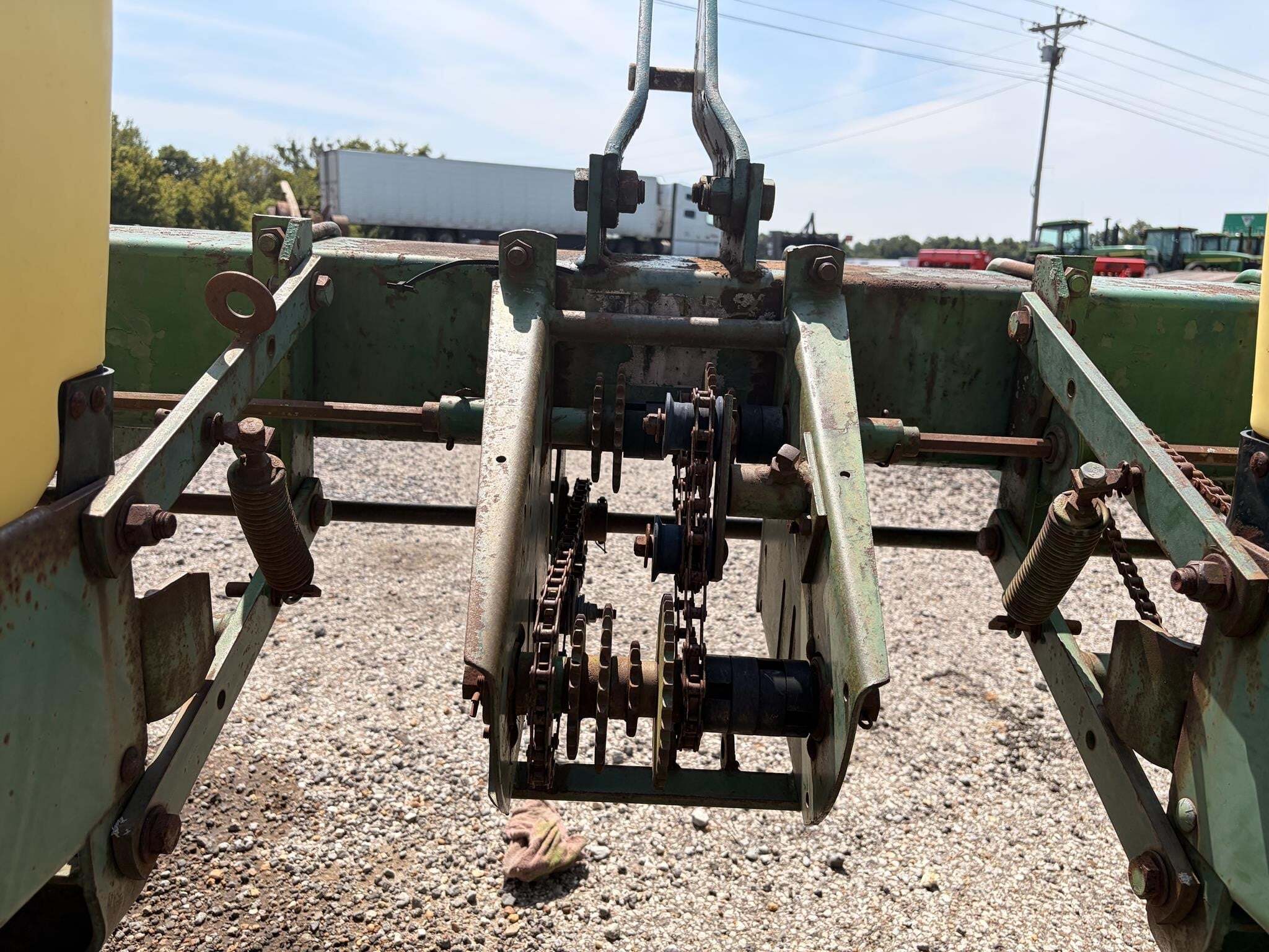  John Deere 7100 Planter