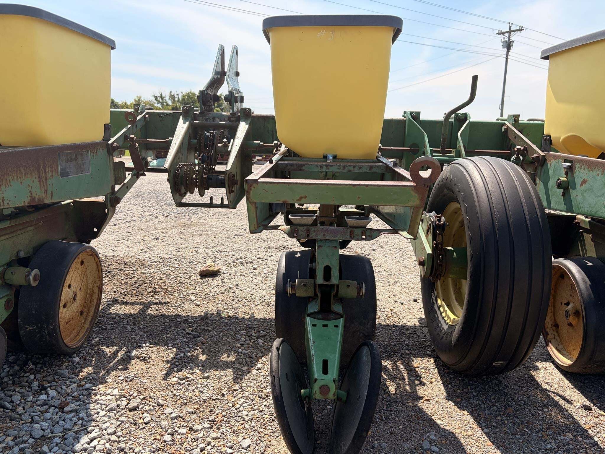  John Deere 7100 Planter