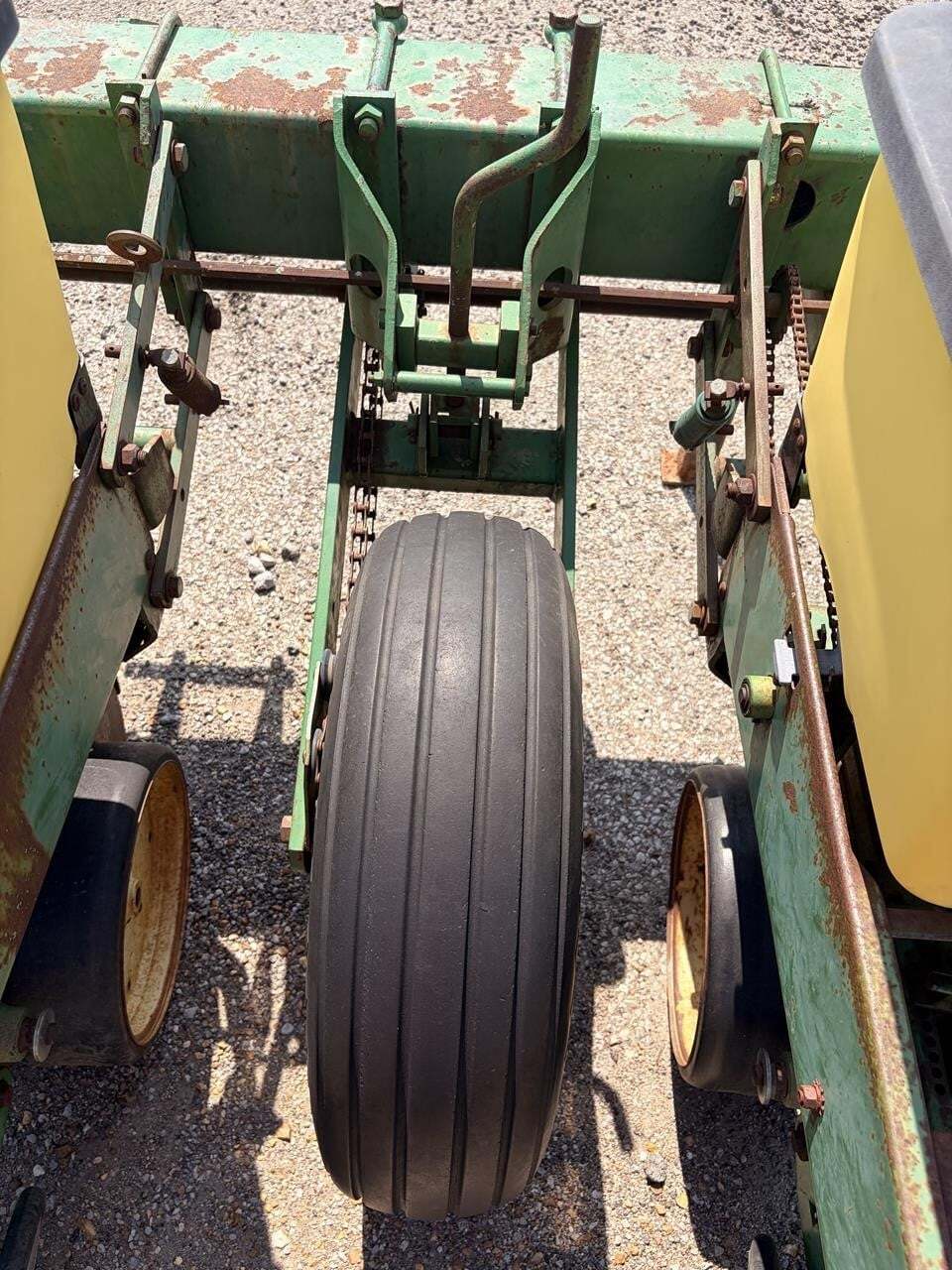  John Deere 7100 Planter