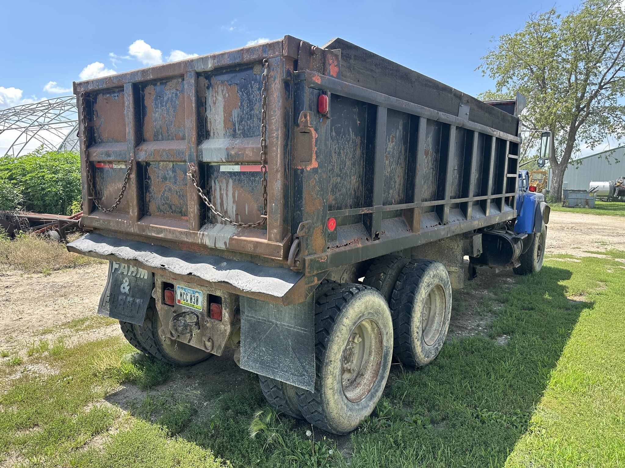 1989 Ford L8000 Semi Trucks/Trailer
