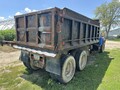 1989 Ford L8000 Semi Trucks/Trailer