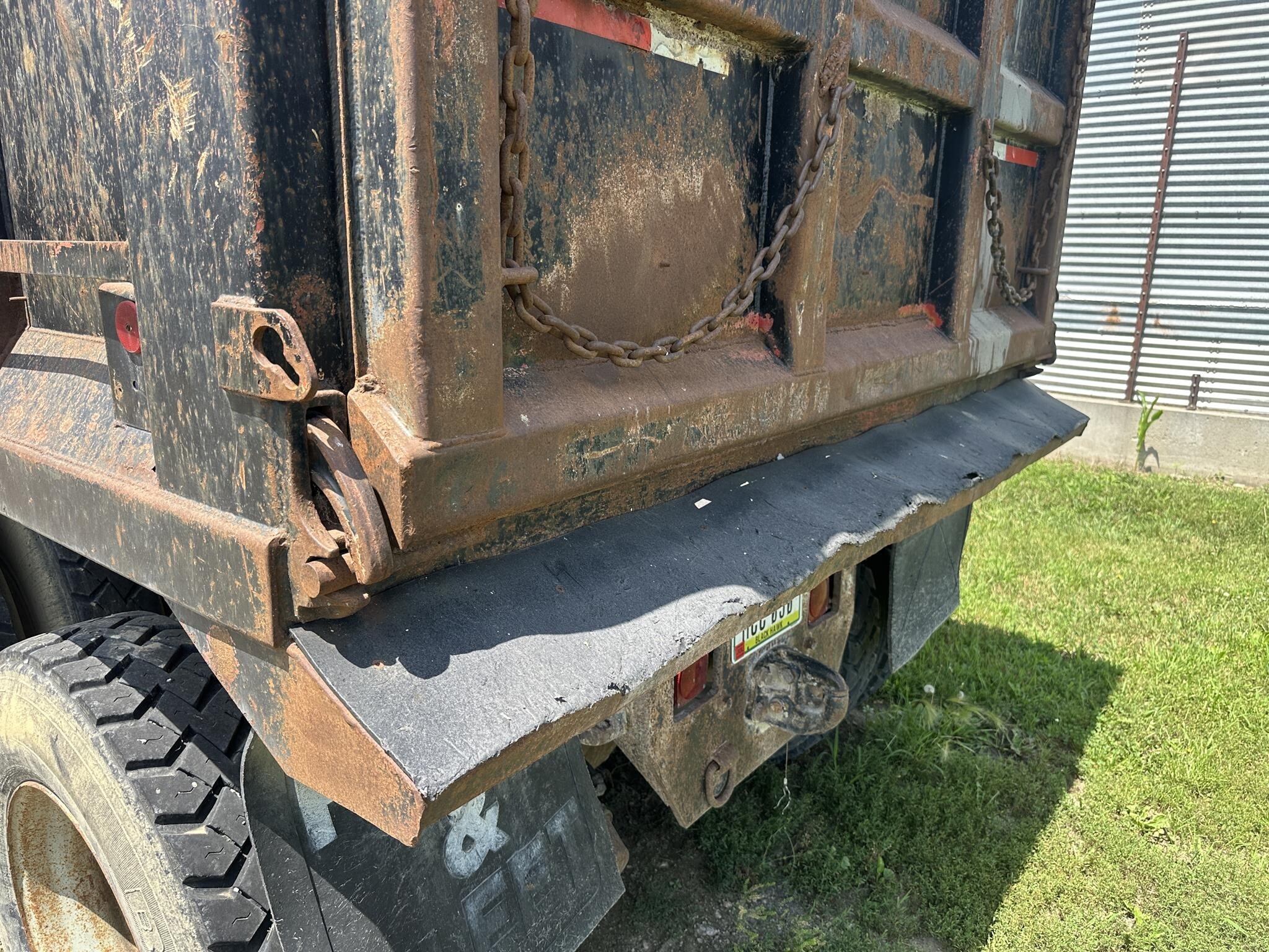 1989 Ford L8000 Semi Trucks/Trailer