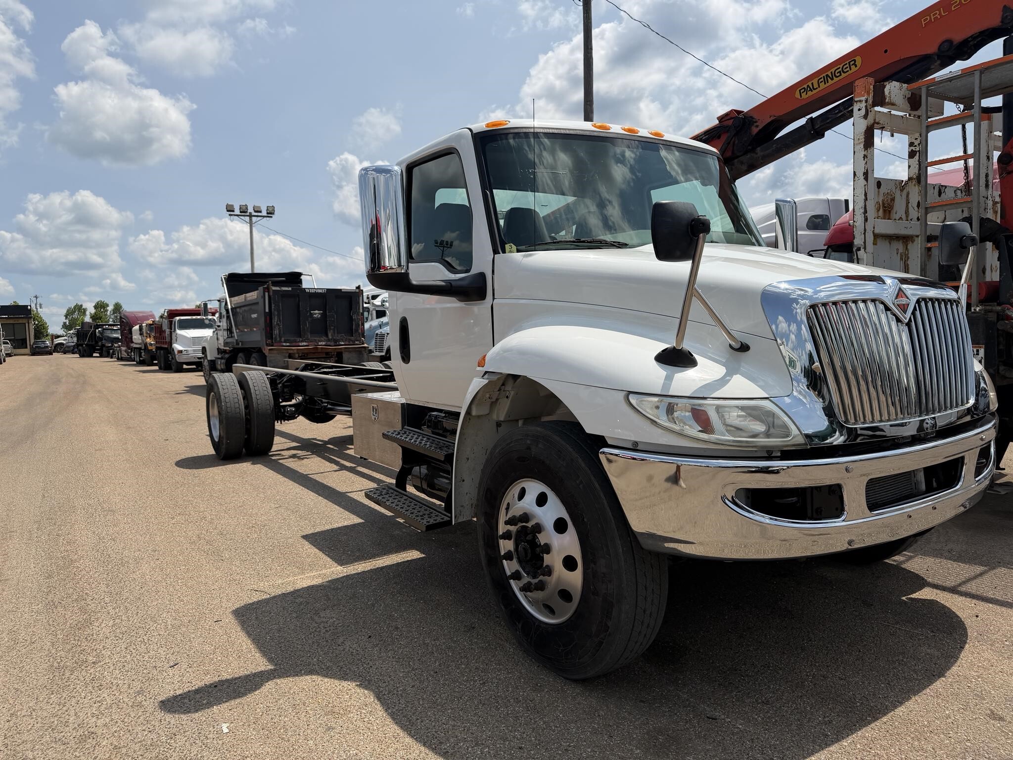 2023 International MV Box Trucks/Trailer
