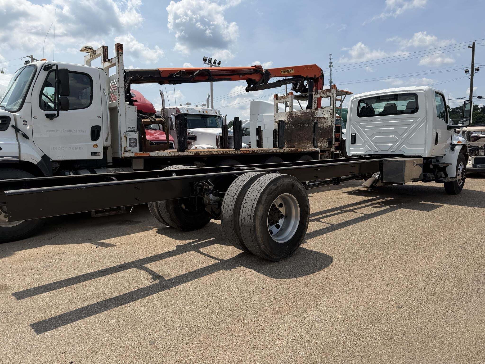 2023 International MV Box Trucks/Trailer
