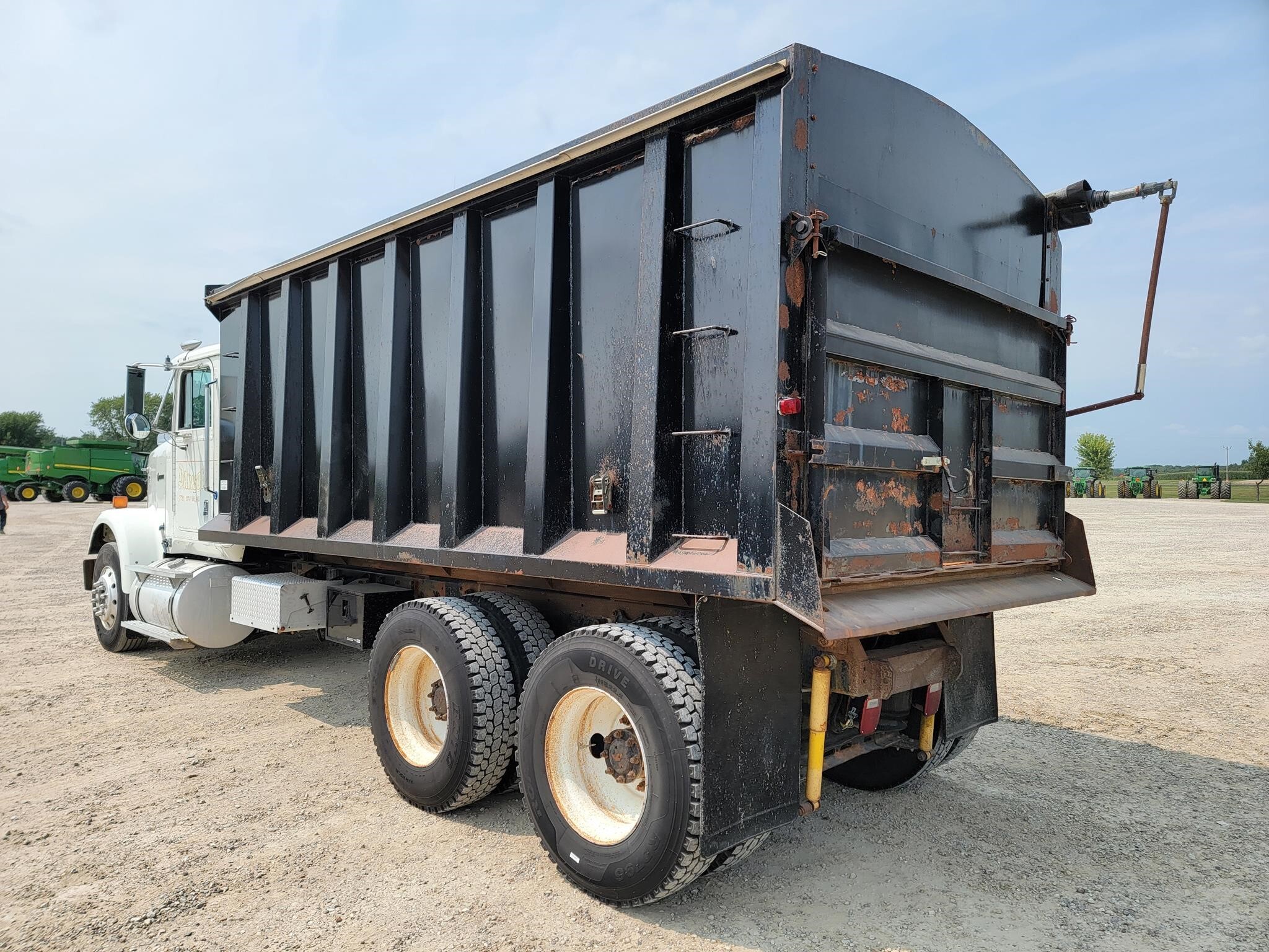 1993 International 9300 Semi Trucks/Trailer
