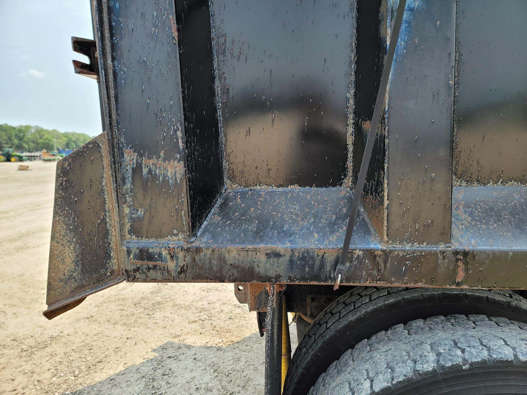 1993 International 9300 Semi Trucks/Trailer