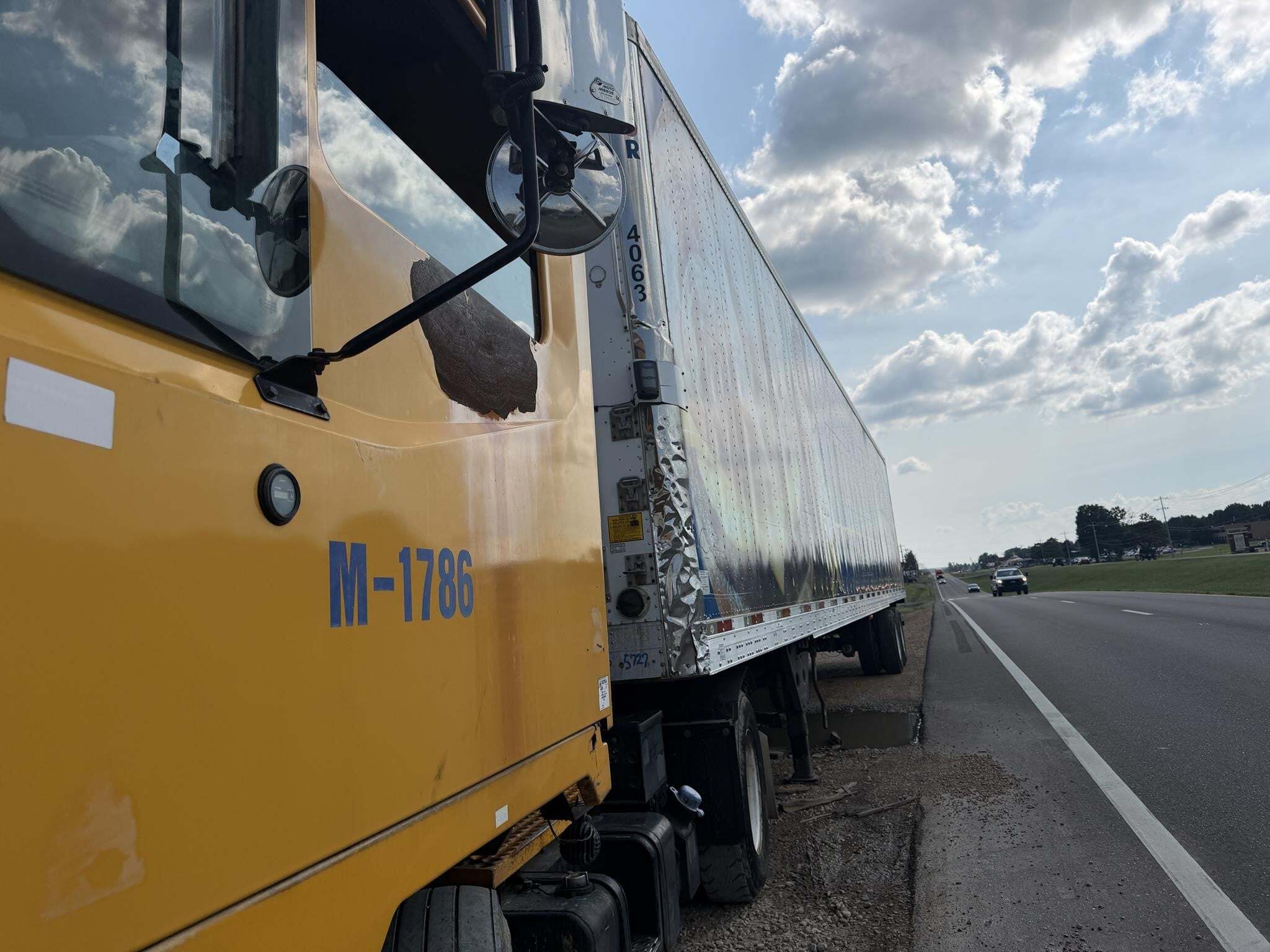 2015 Utility 53 FT REEFER Box Trucks/Trailer