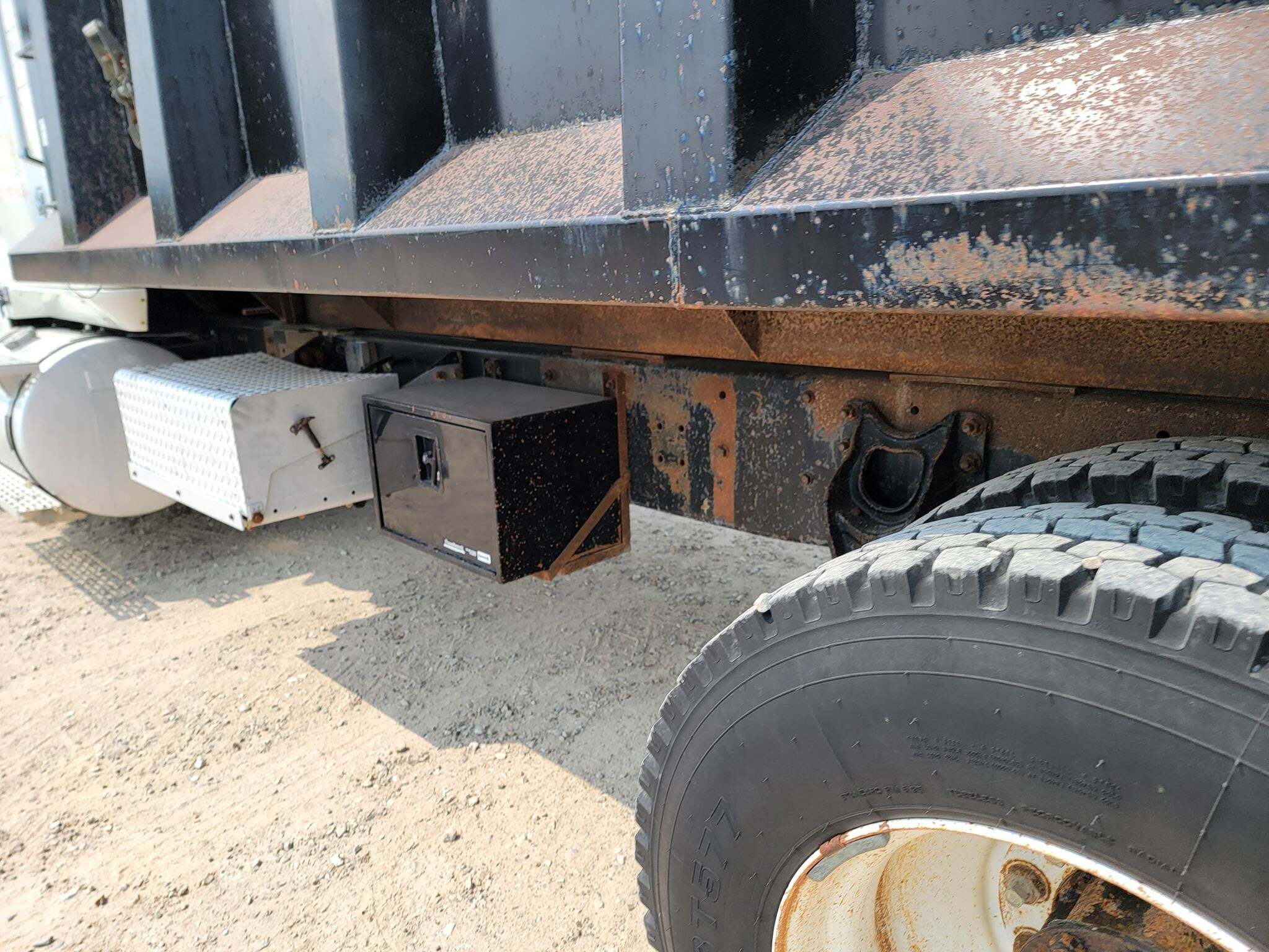 1993 International 9300 Semi Trucks/Trailer