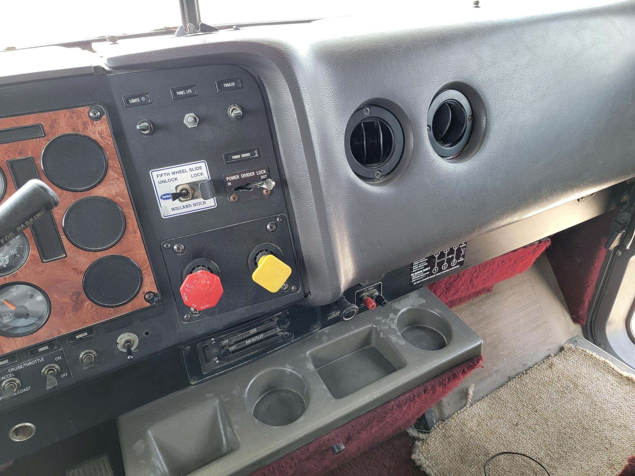 1993 International 9300 Semi Trucks/Trailer