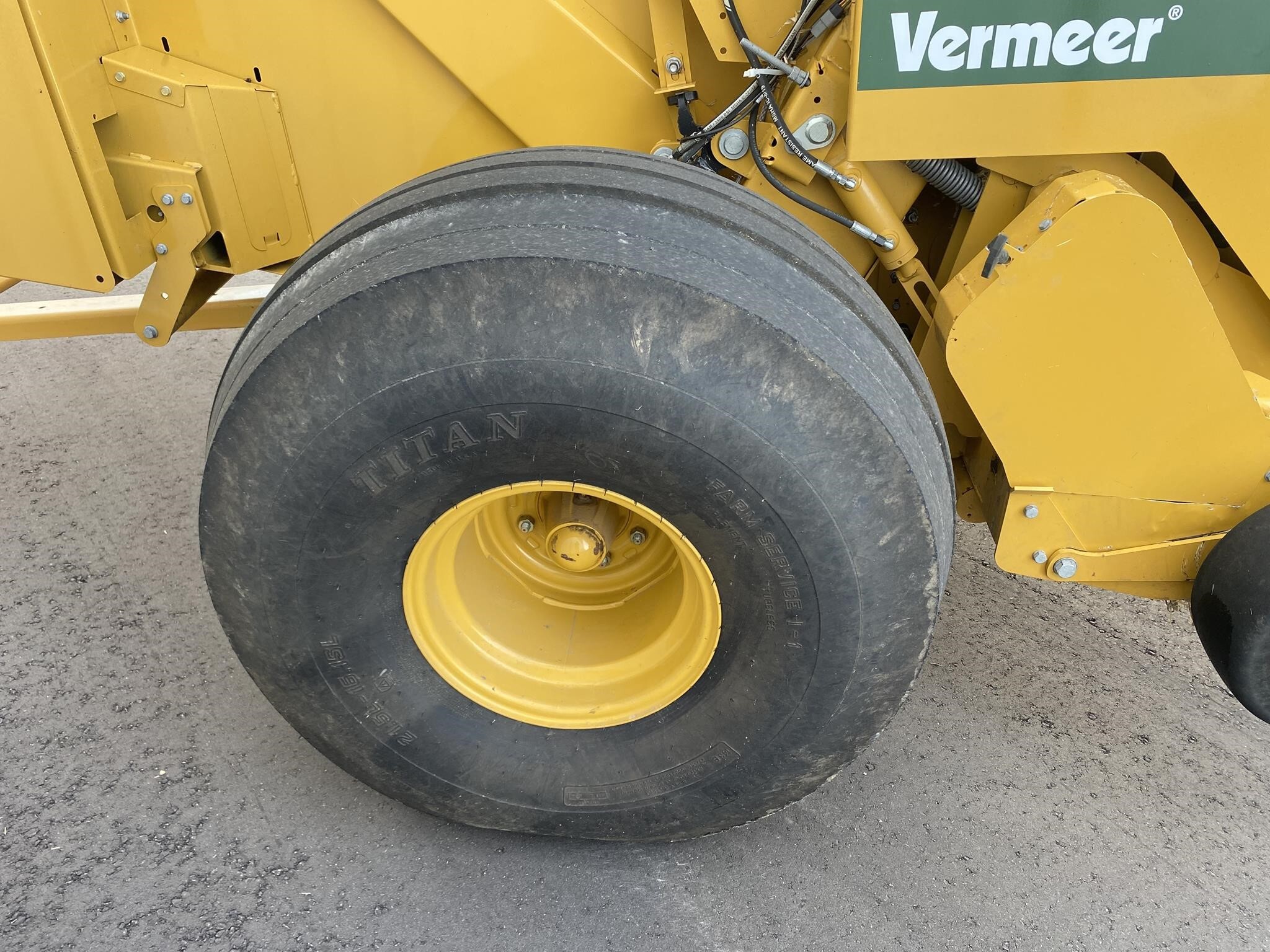 2023 Vermeer 605N Round Baler