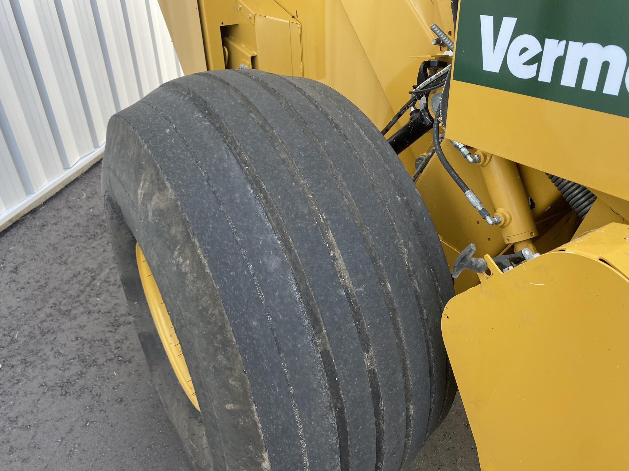 2023 Vermeer 605N Round Baler