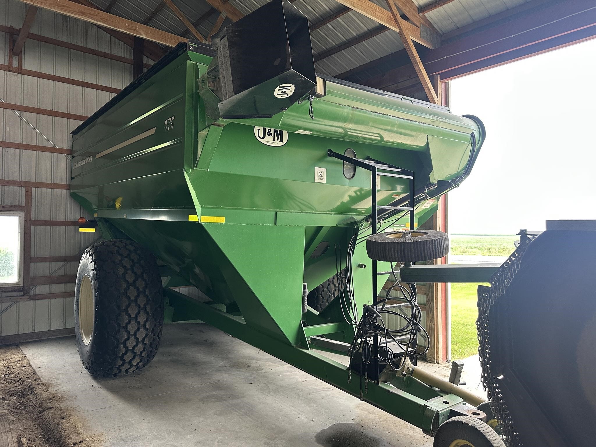 2004 J&M 875-18 Grain Cart