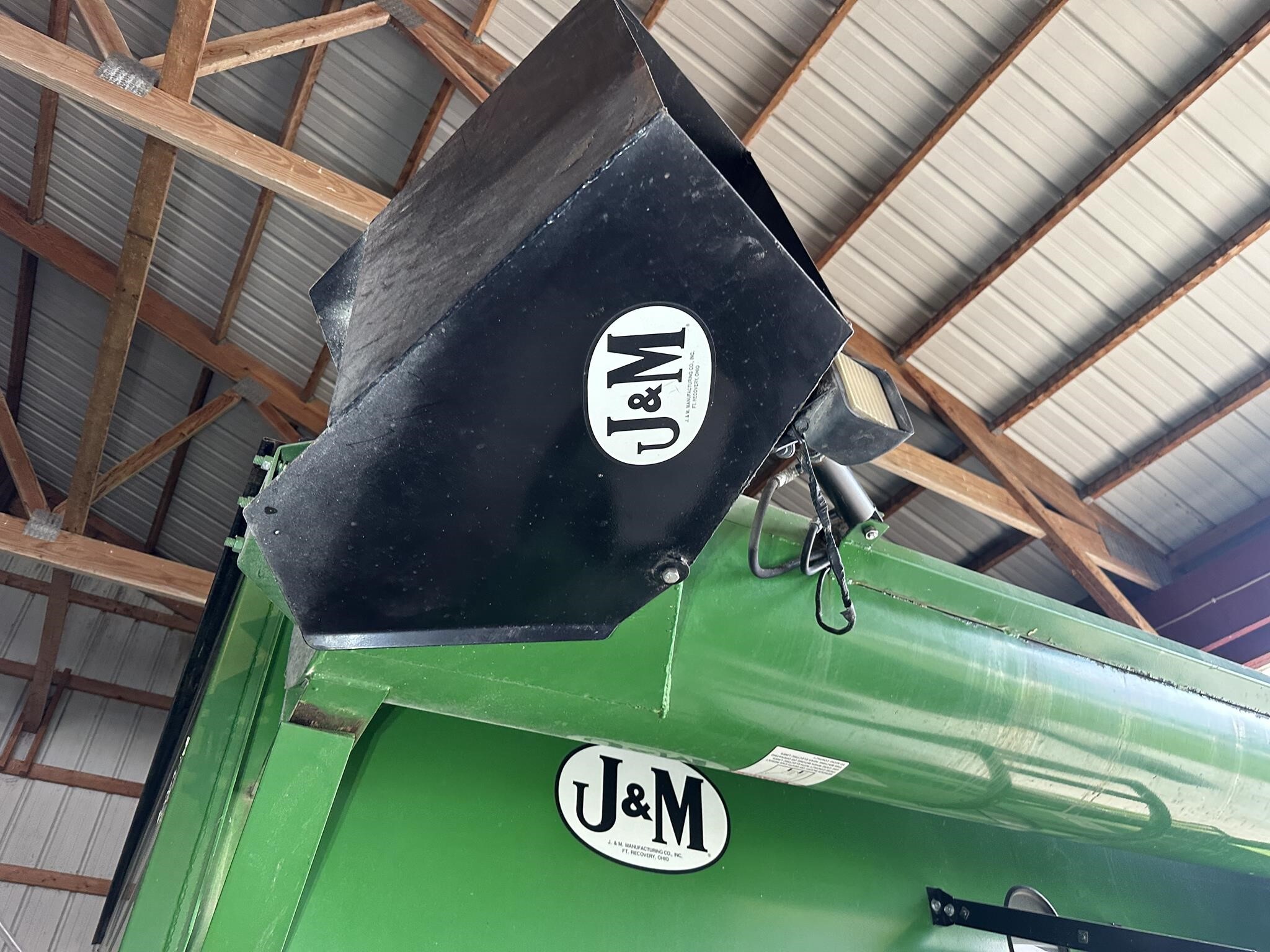 2004 J&M 875-18 Grain Cart