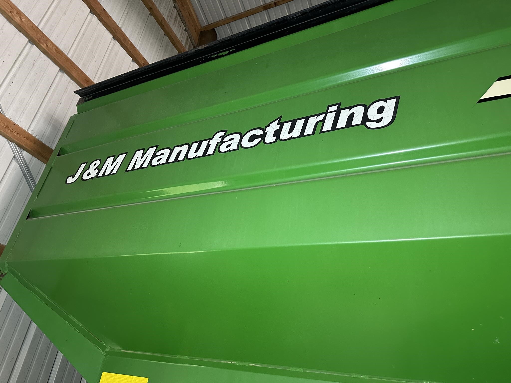2004 J&M 875-18 Grain Cart