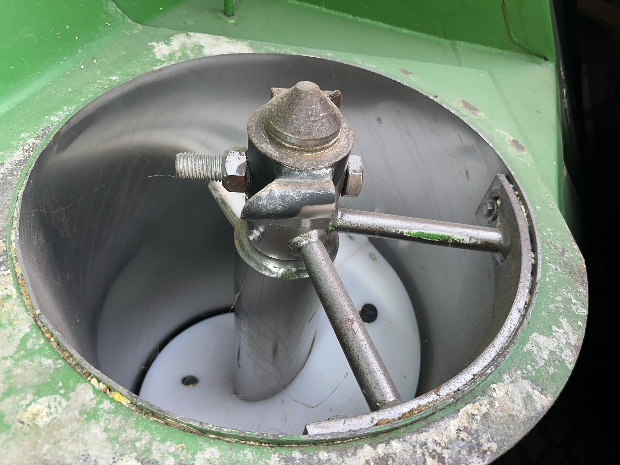 2004 J&M 875-18 Grain Cart