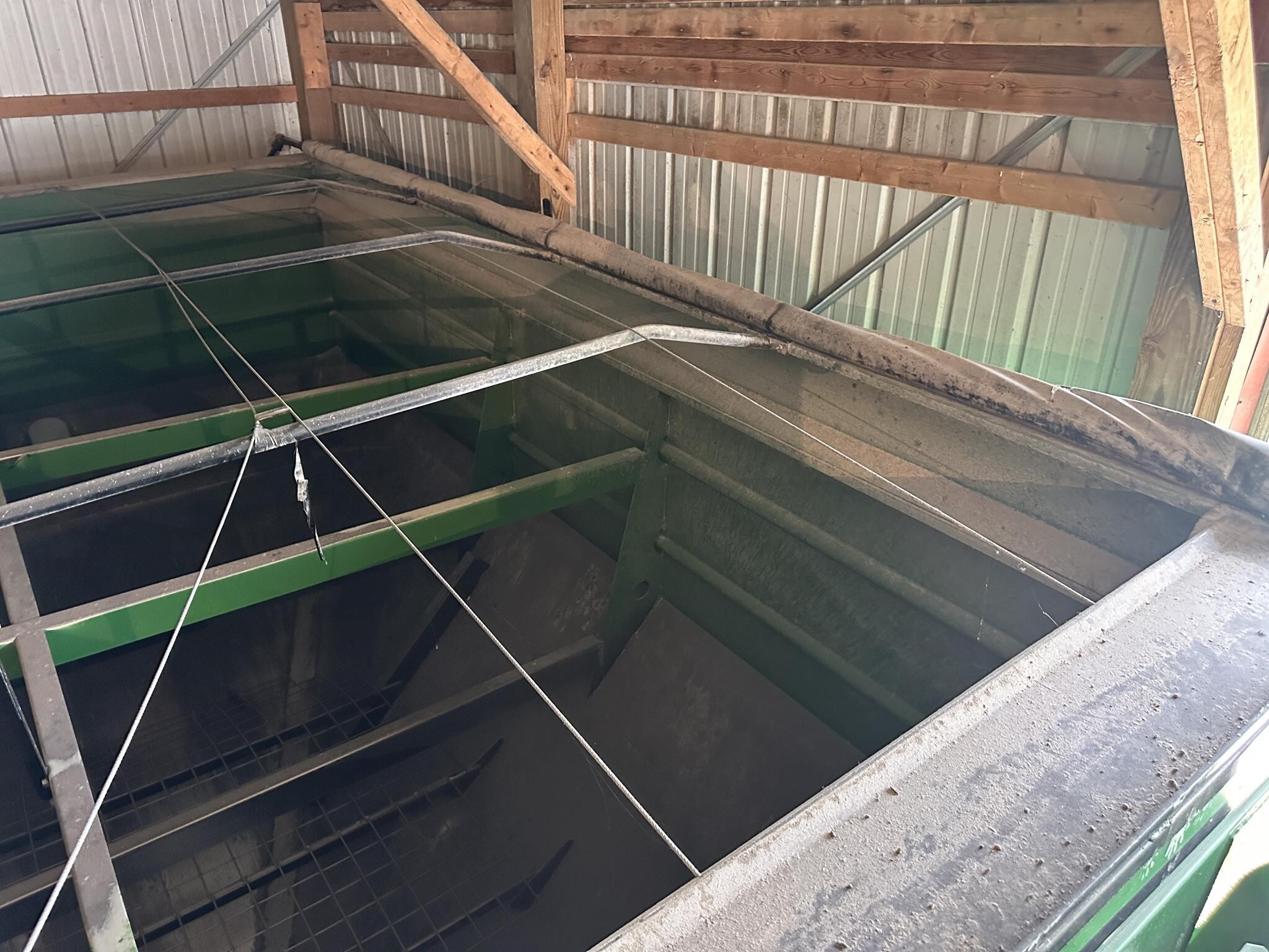 2004 J&M 875-18 Grain Cart