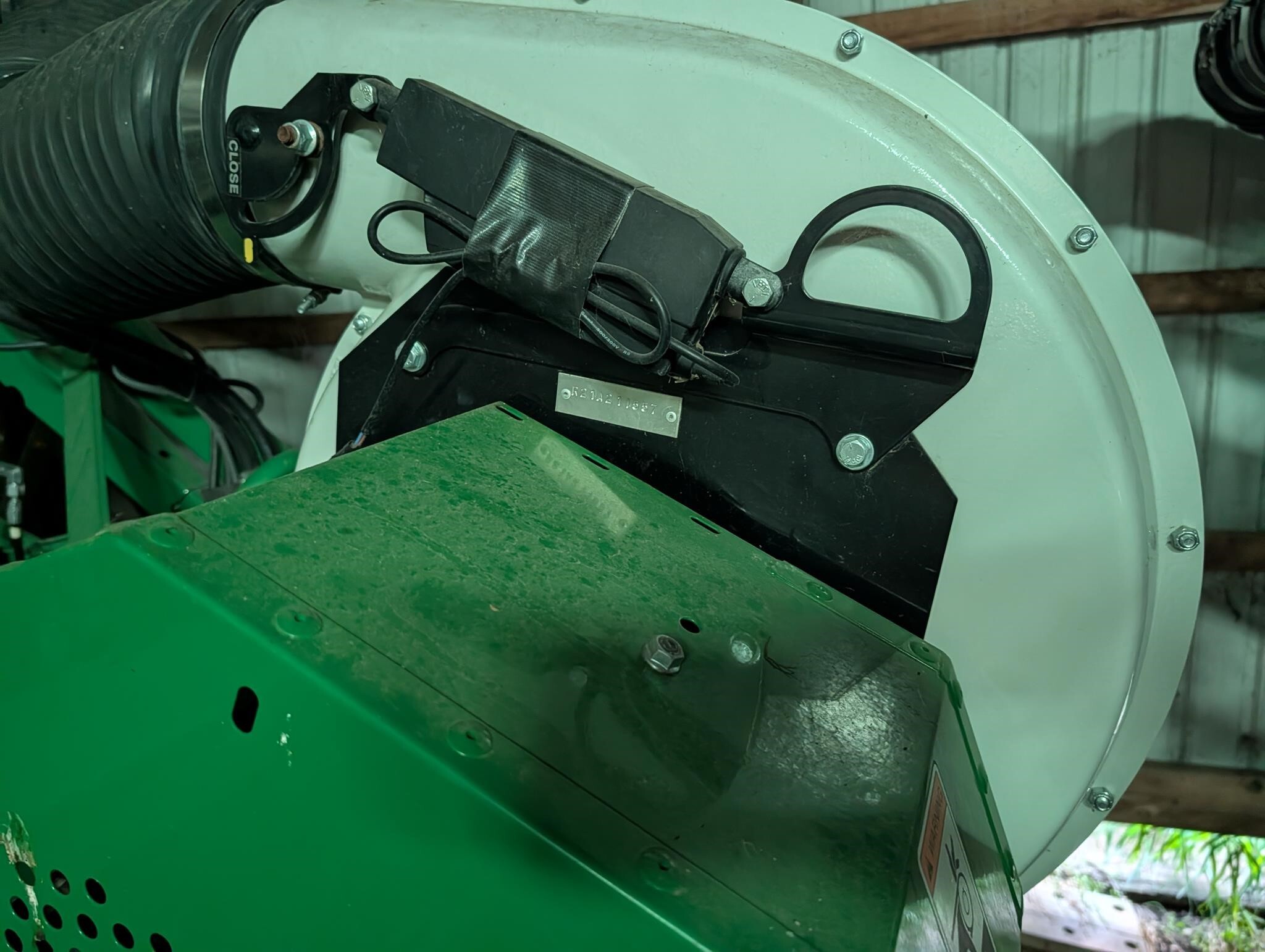 2011 John Deere 635F Platform