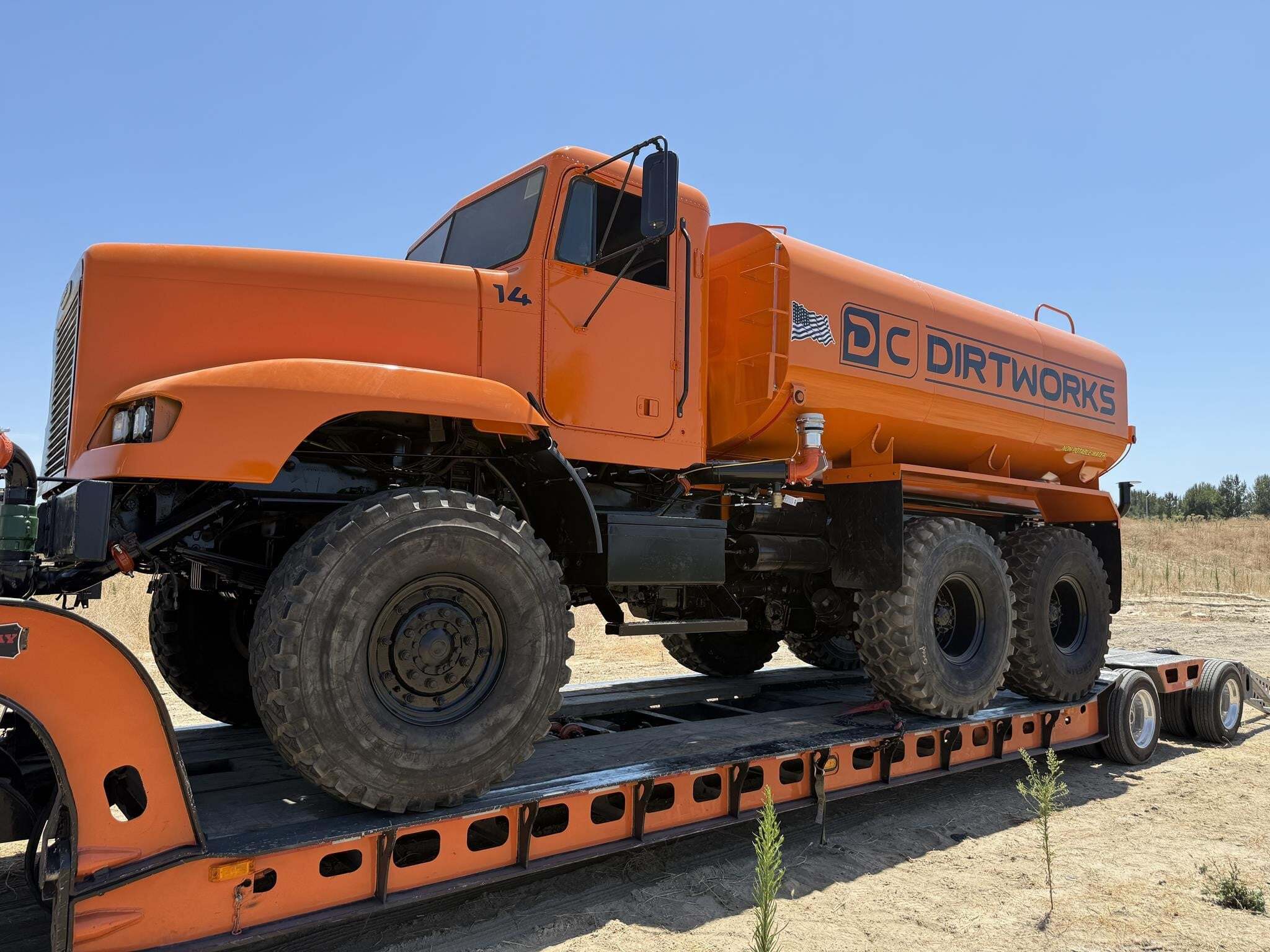 1998 Freightliner 114SD Semi Trucks/Trailer